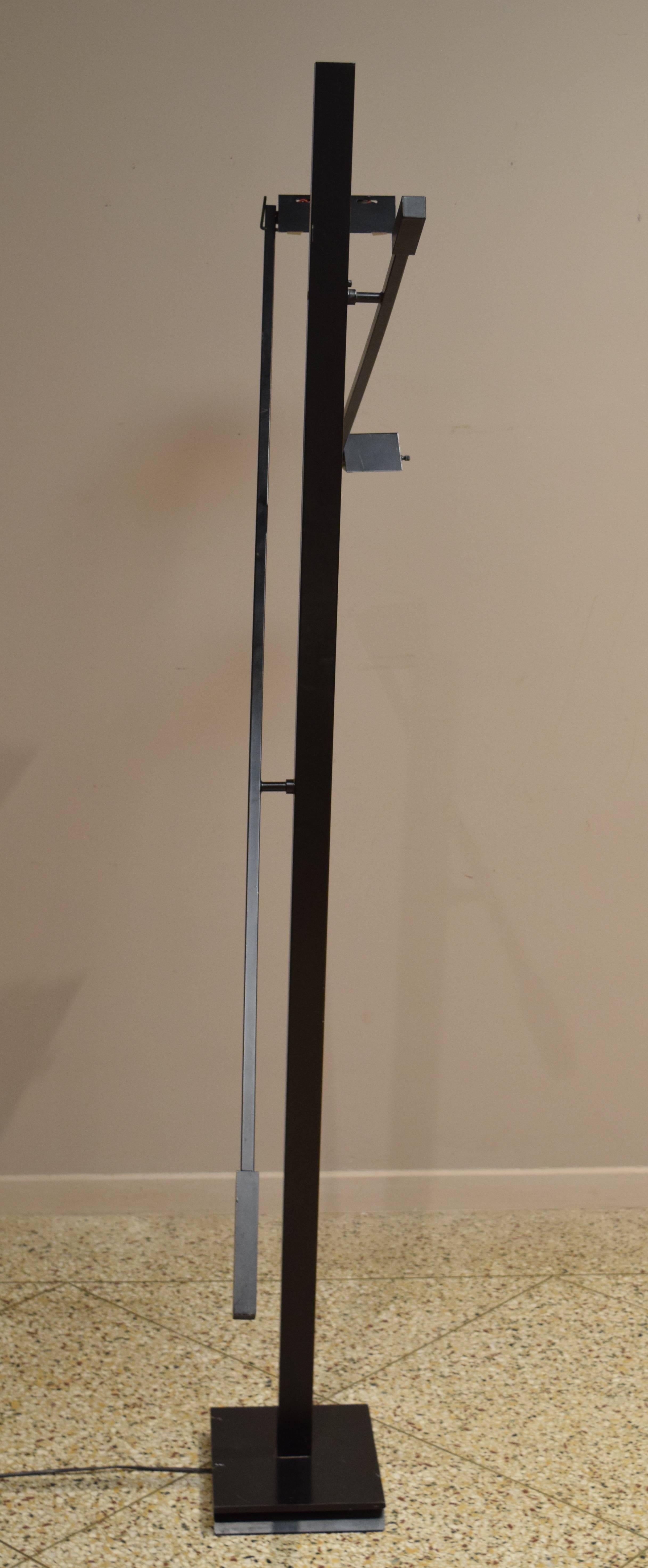 20th Century Articulated Floor Lamp in the Style of Robert Sonneman For Sale
