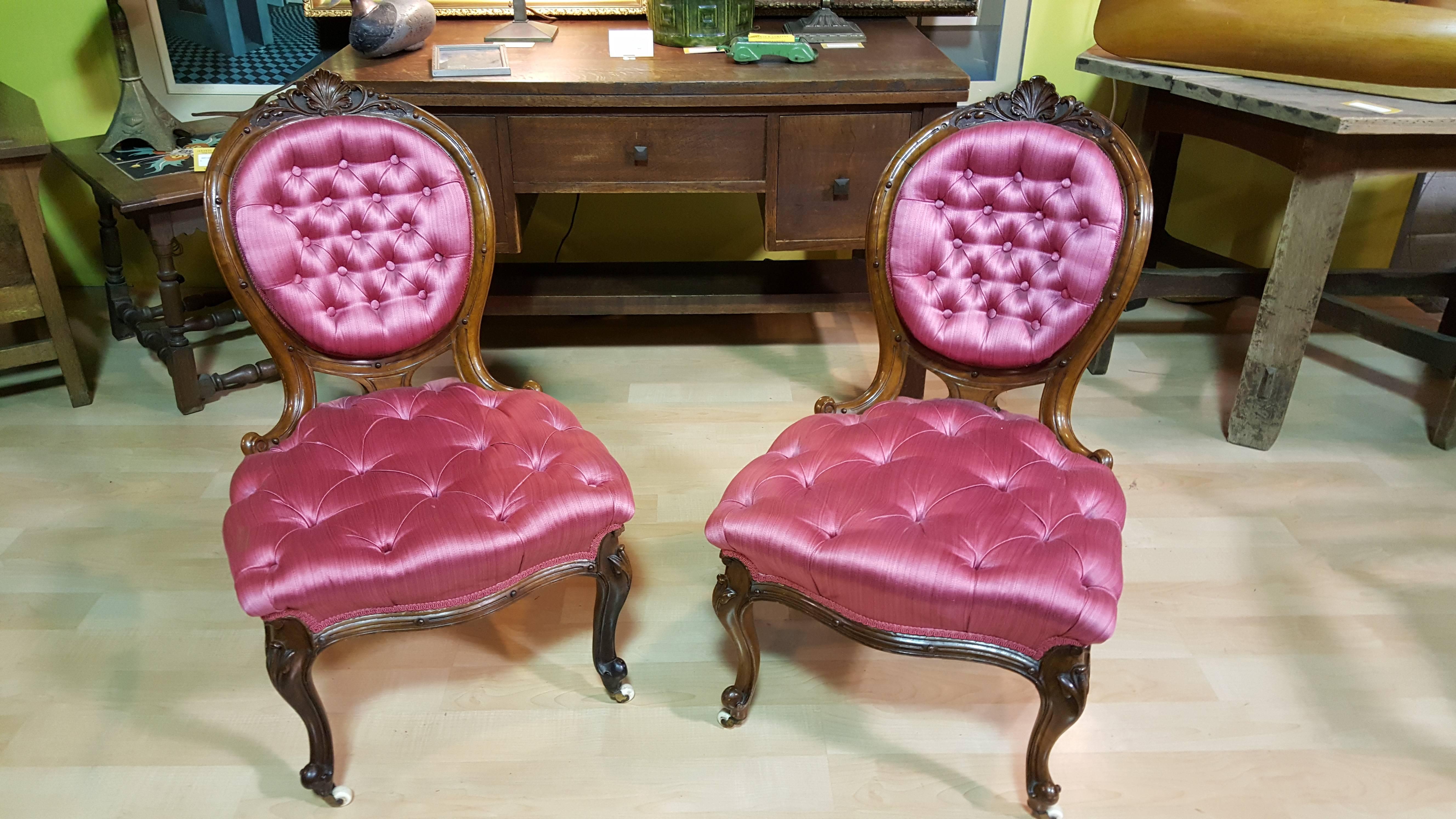 19th Century Carved Walnut Slipper Chairs For Sale 4