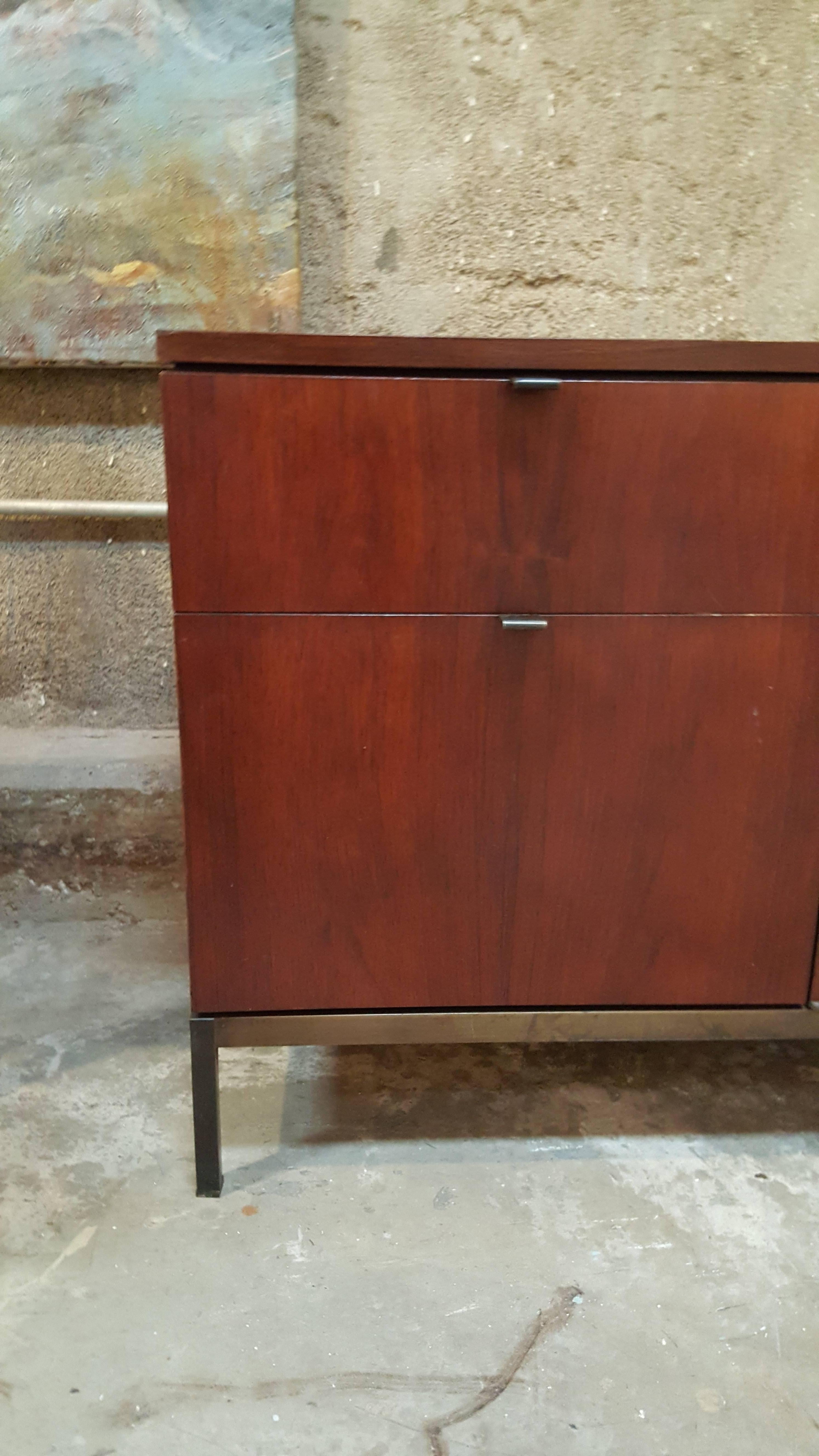 Florence Knoll Rosewood Credenza In Good Condition In Fulton, CA