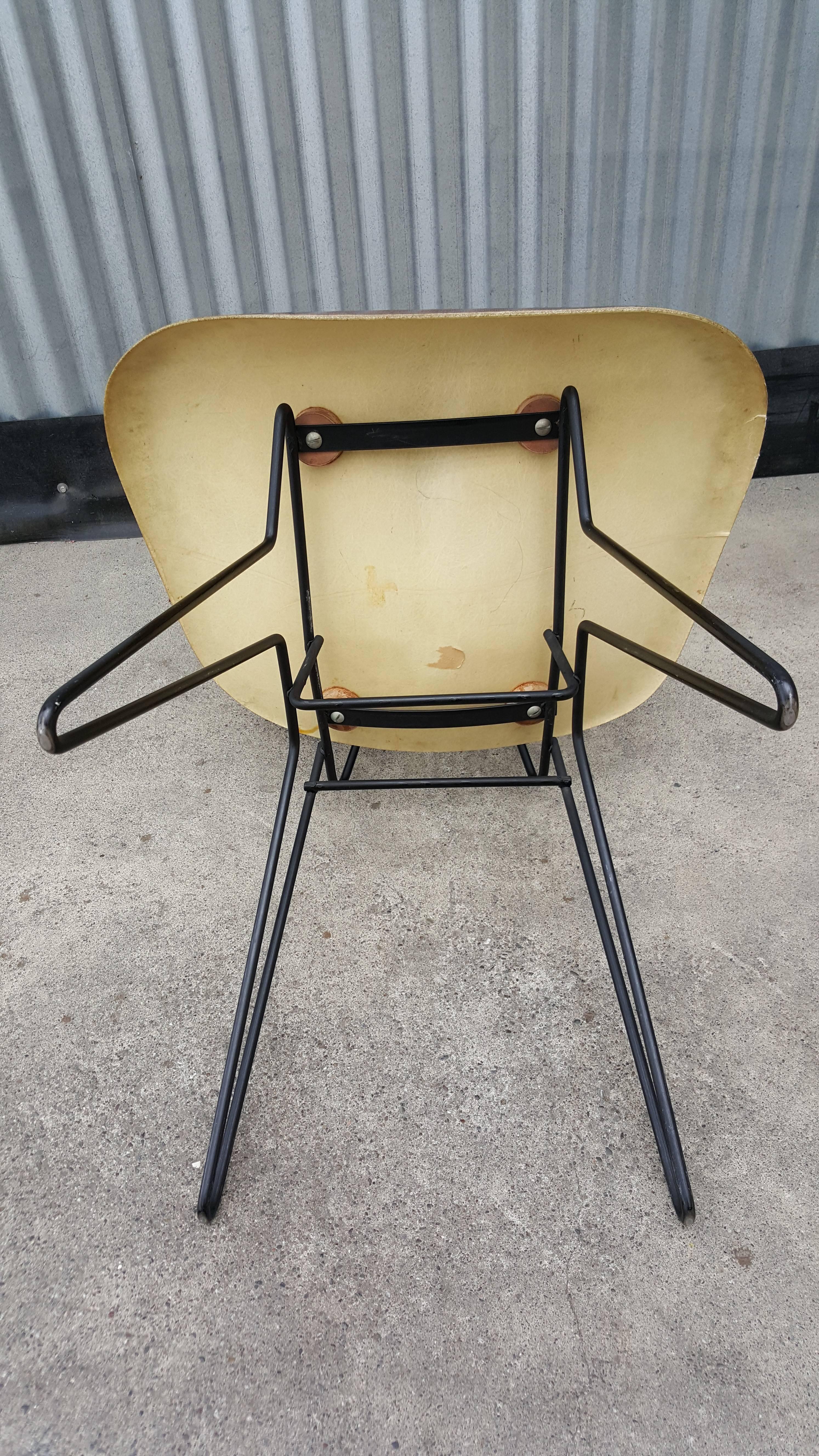 Hobart Wells Iron Hairpin and Formed Fiberglass Lounge Chair For Sale 2