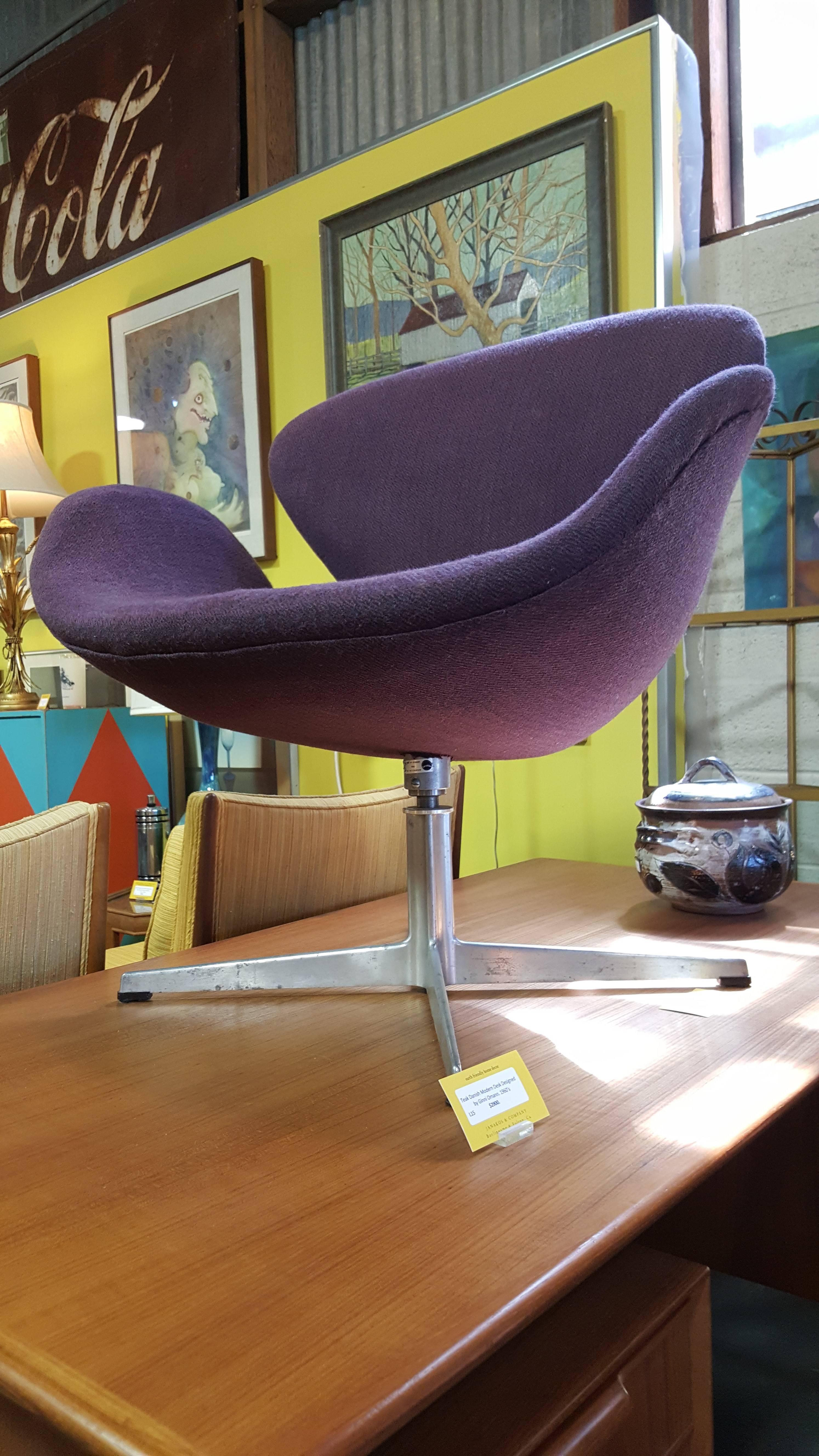 Swan Chair by Arne Jacobsen for Fritz Hansen 1