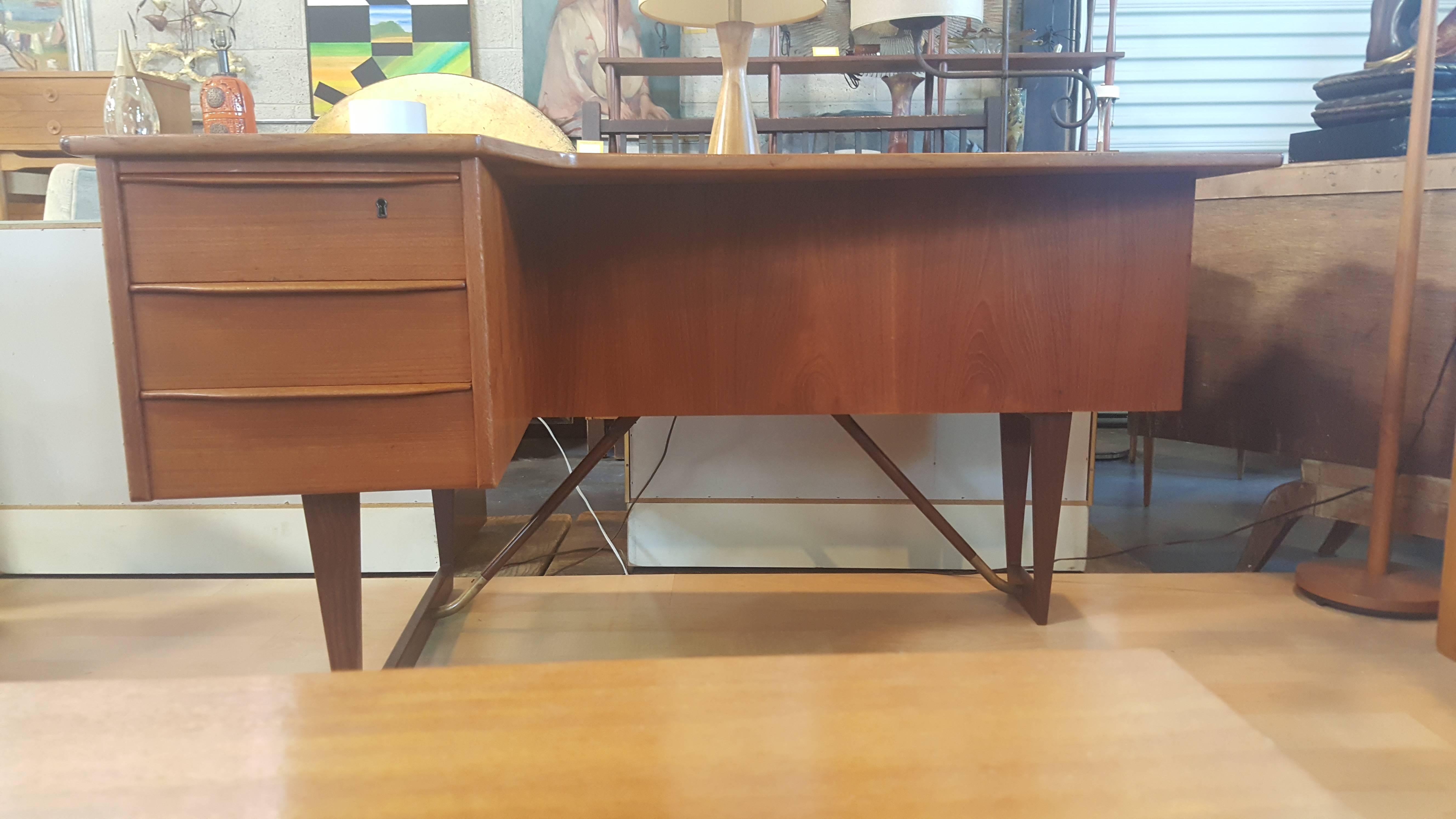 Peter Løvig Nielsen Teak Danish Modern Desk In Good Condition For Sale In Fulton, CA