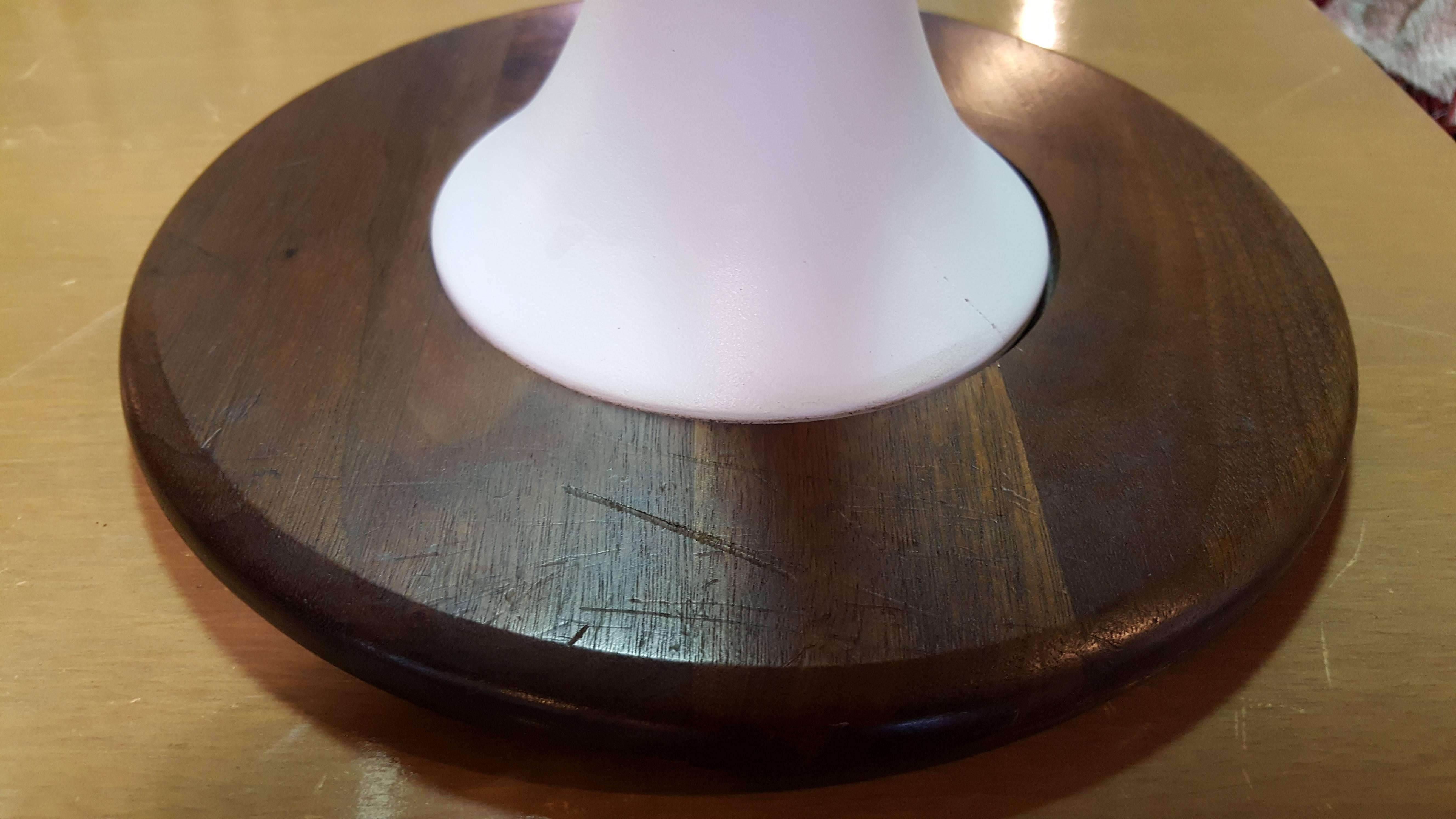 Mid-20th Century Unique Tulip Base Oval End Table For Sale