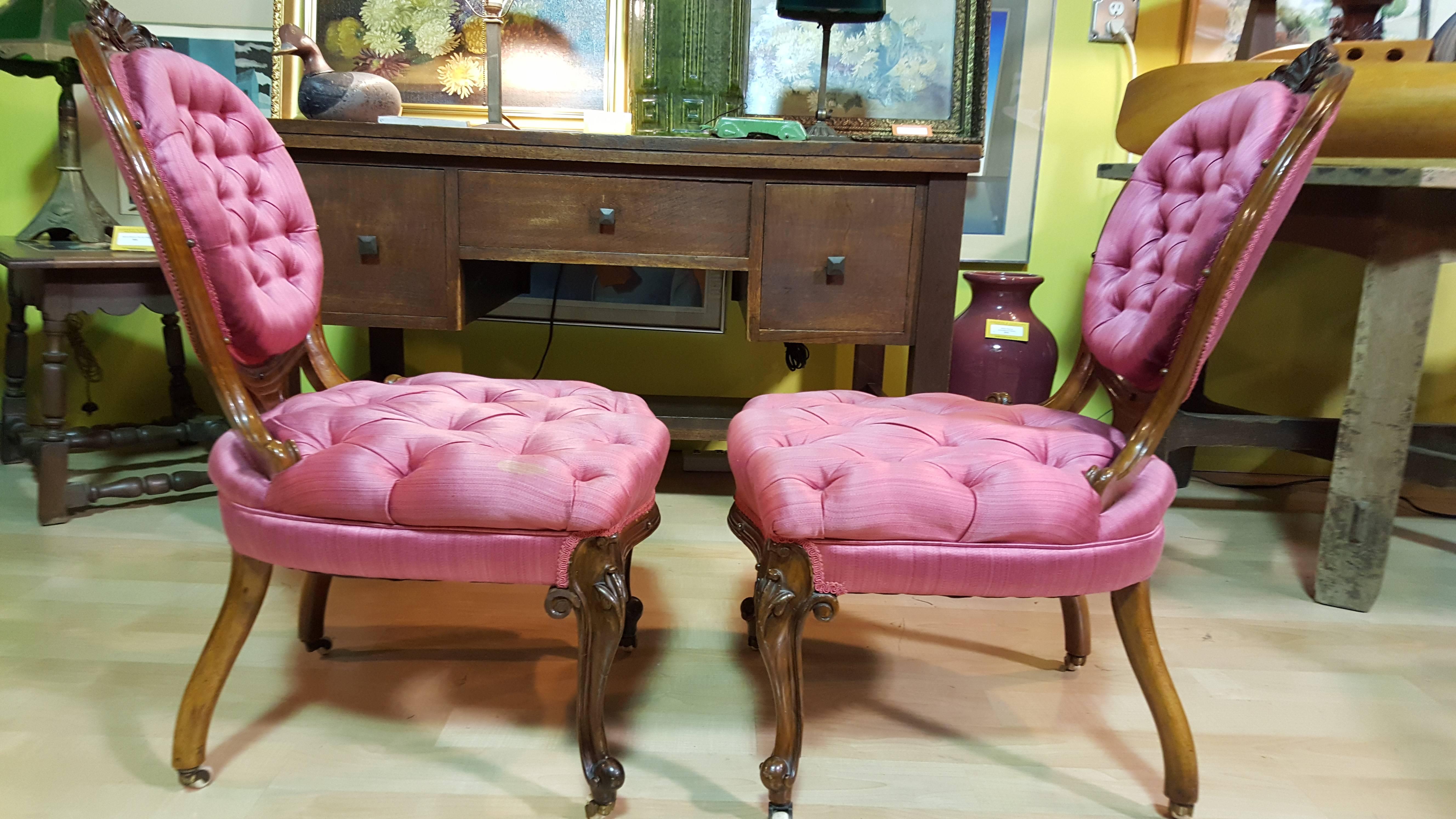 19th Century Carved Walnut Slipper Chairs In Excellent Condition For Sale In Fulton, CA