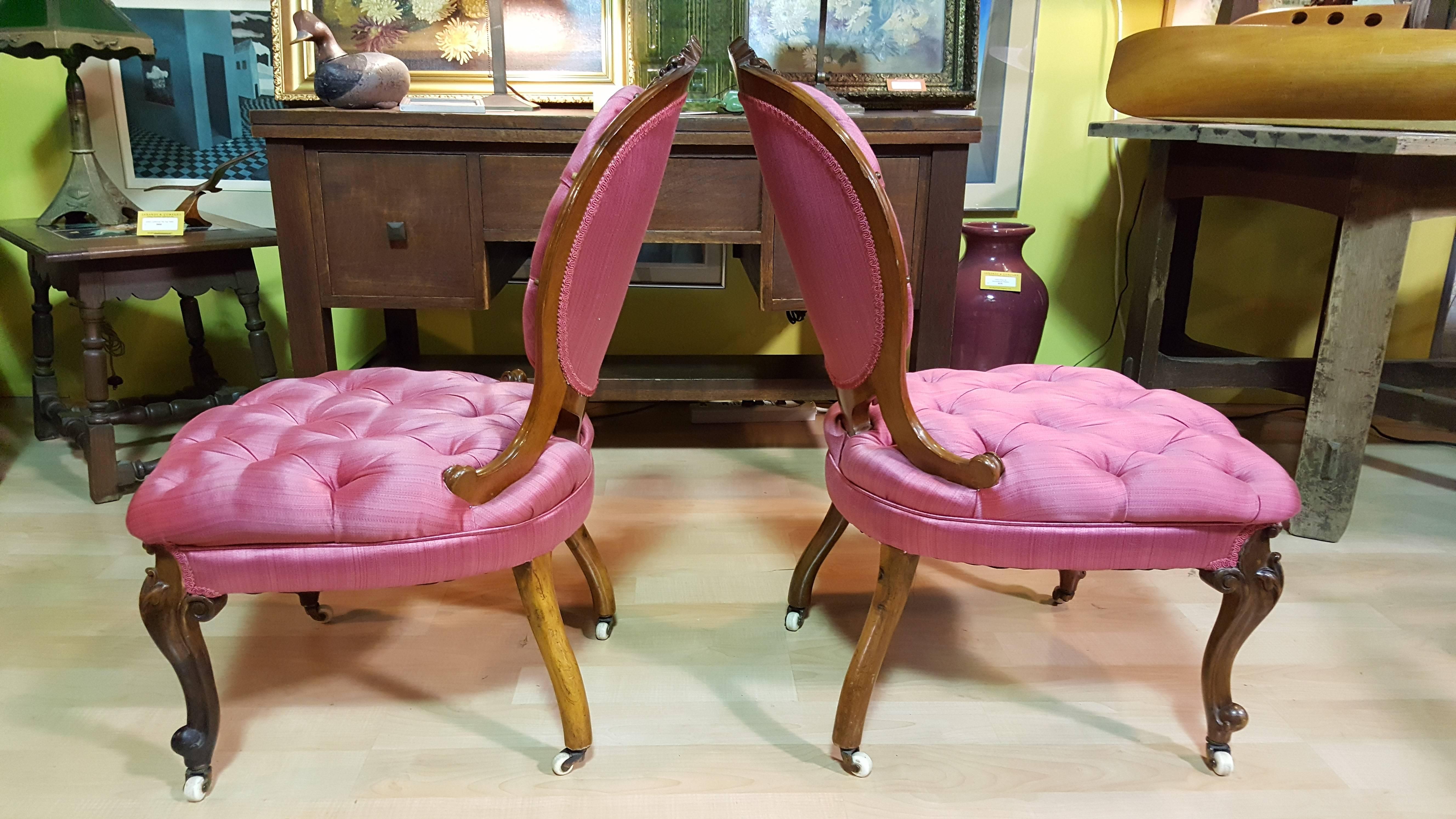 19th Century Carved Walnut Slipper Chairs For Sale 2