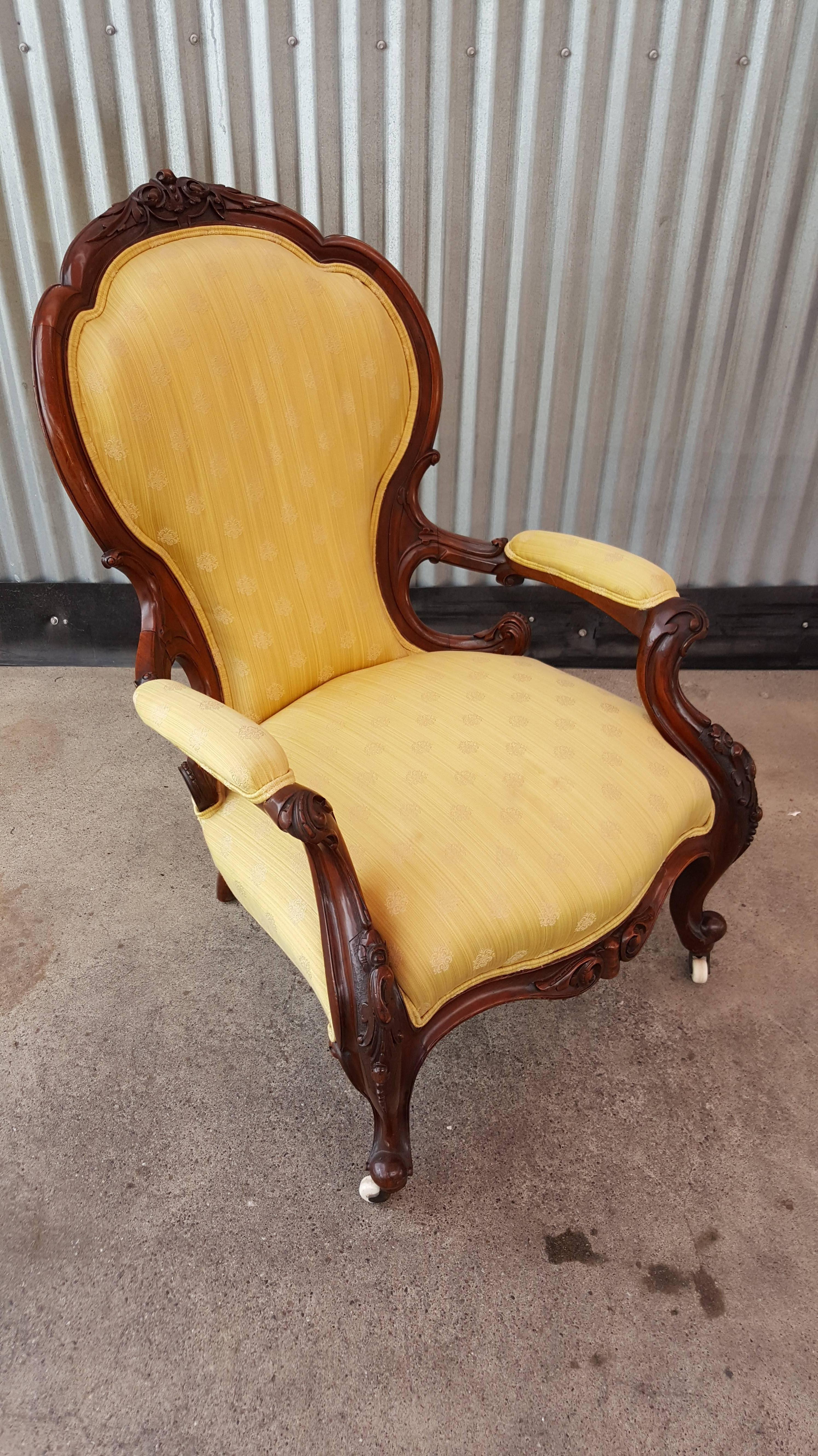 19th Century Hand-Carved Victorian Parlor Chair For Sale 1