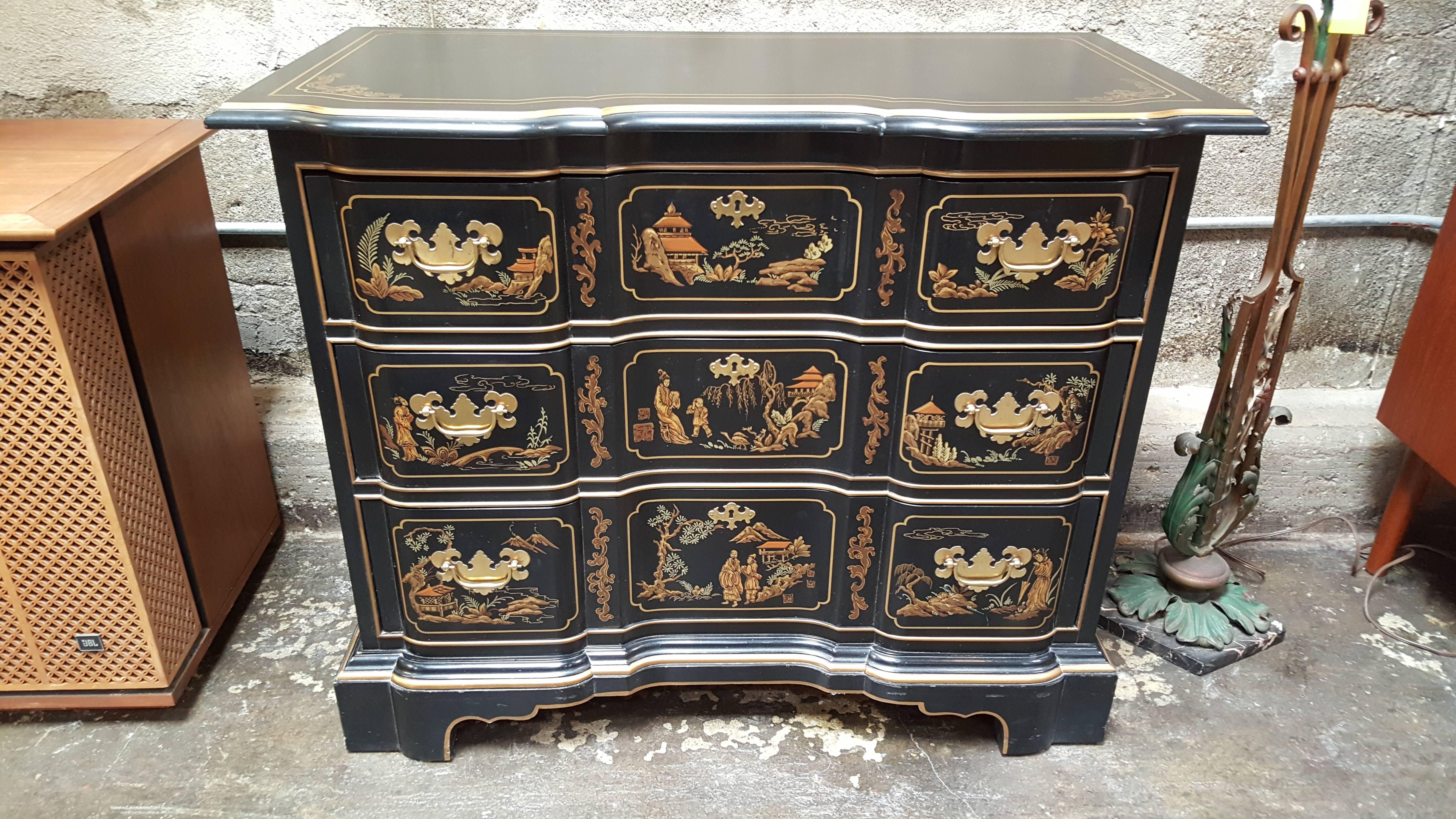 Chippendale Style Chinoiserie Dresser by Drexel 2