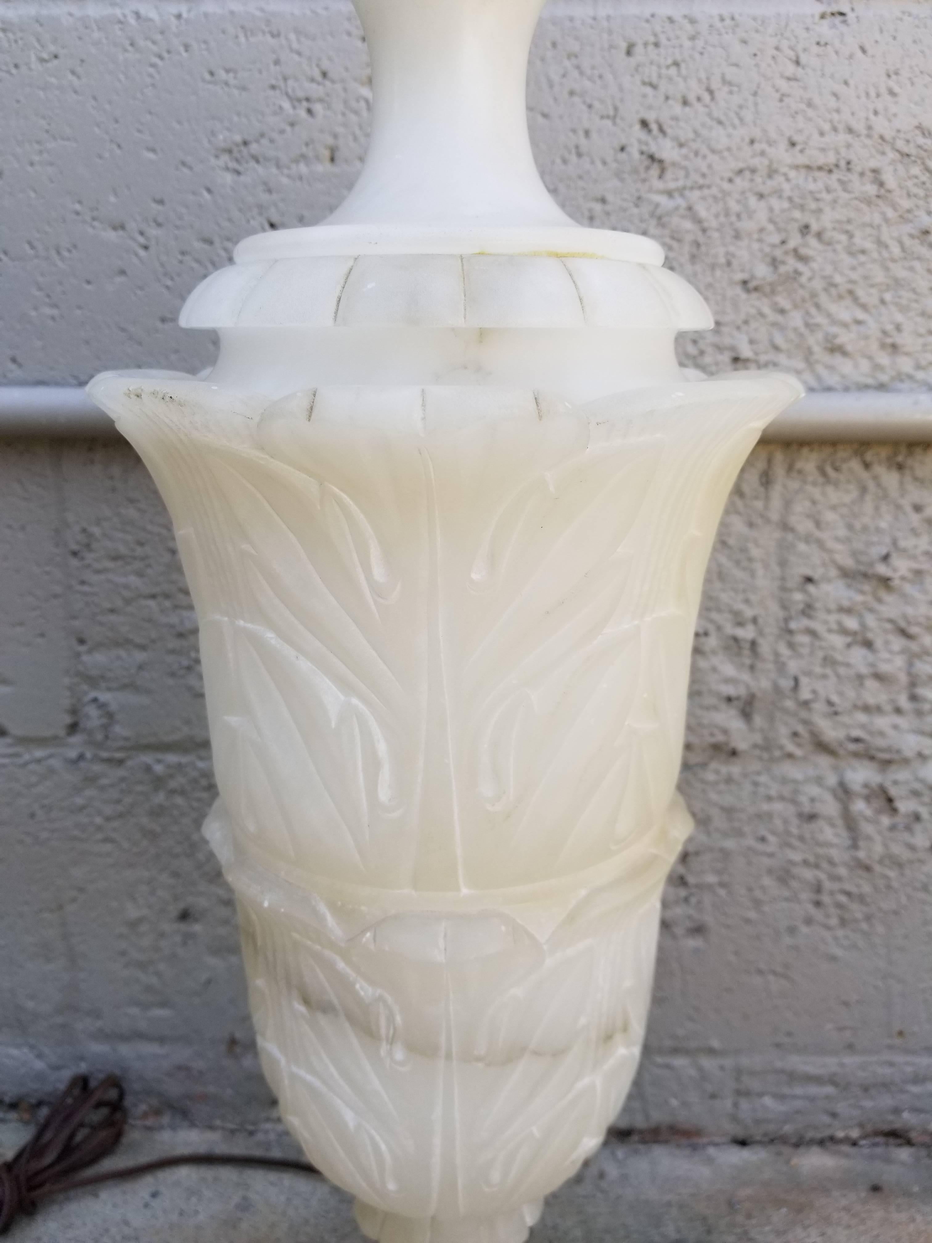 Large-Scale Alabaster Table Lamp In Excellent Condition For Sale In Fulton, CA