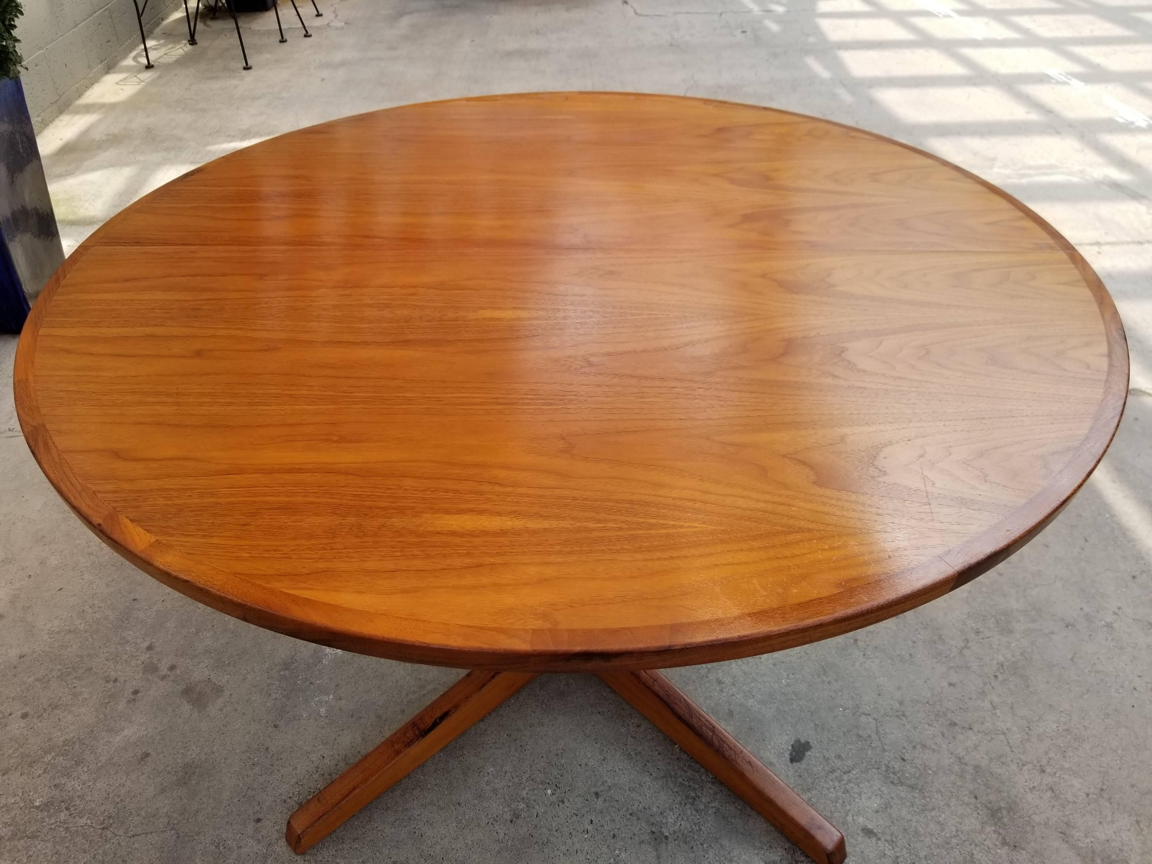 Round Teak Dining Table with Two Leaves 2