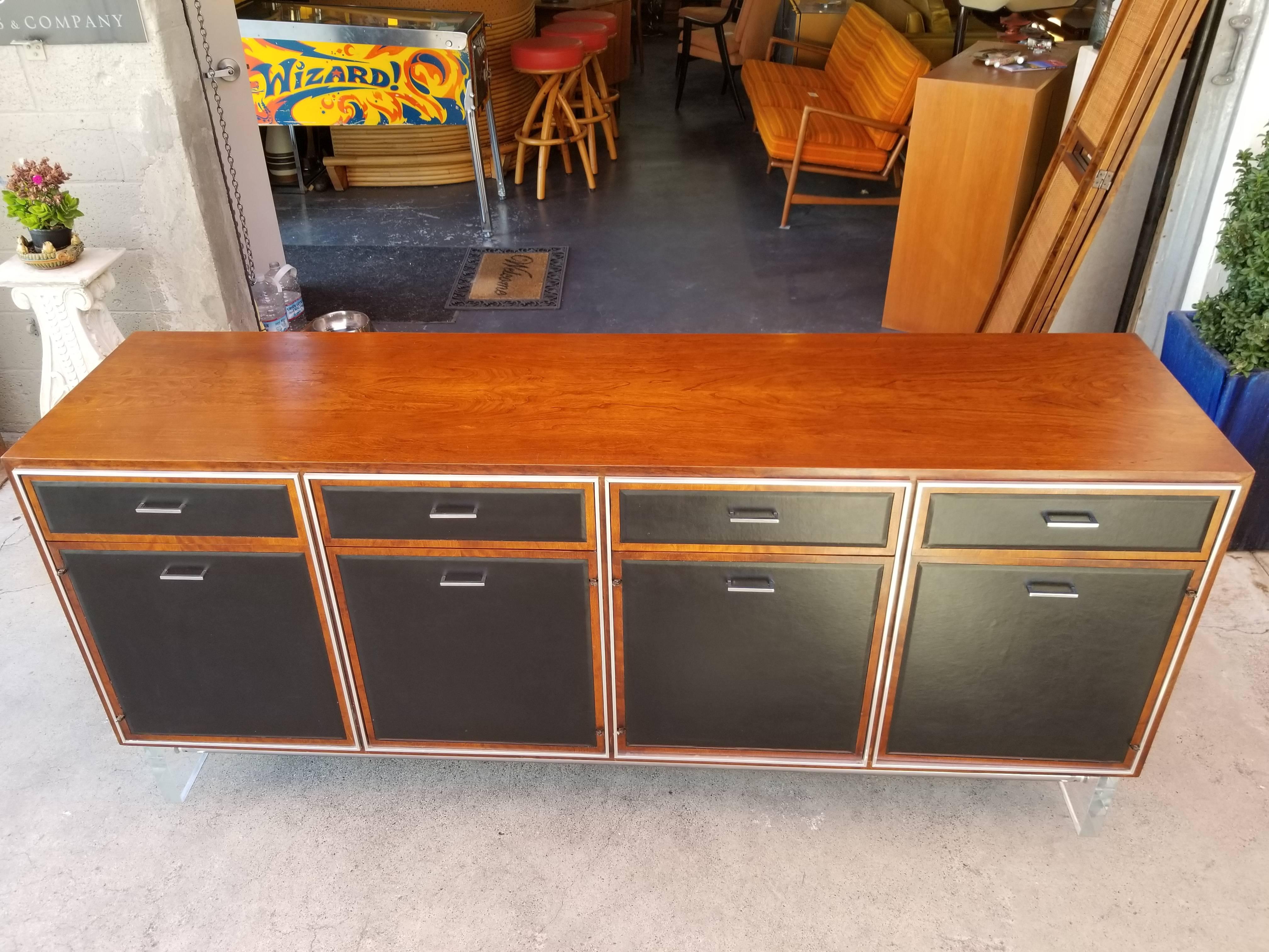 American Mid-Century Modern Credenza in Walnut, Lucite, Black Leather and Chrome