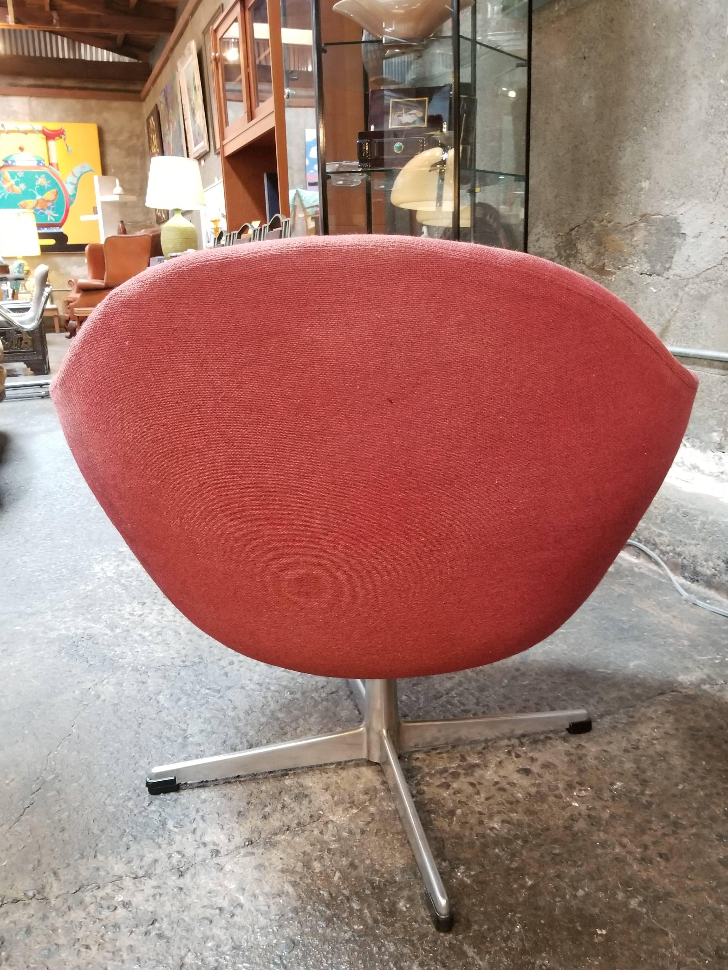20th Century Swivel Lounge Chairs by Overman For Sale