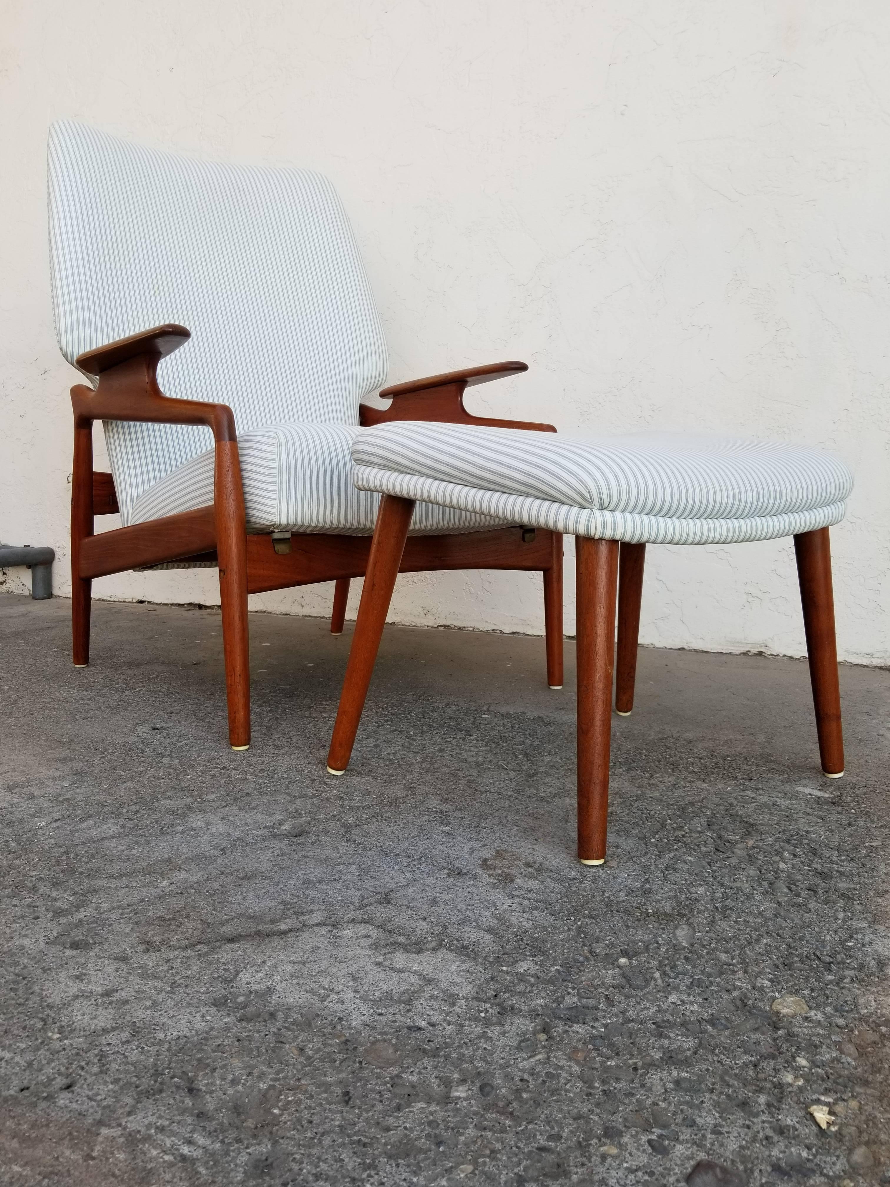 Danish Modern Teak Lounge Chair & Foot Stool In Good Condition In Fulton, CA