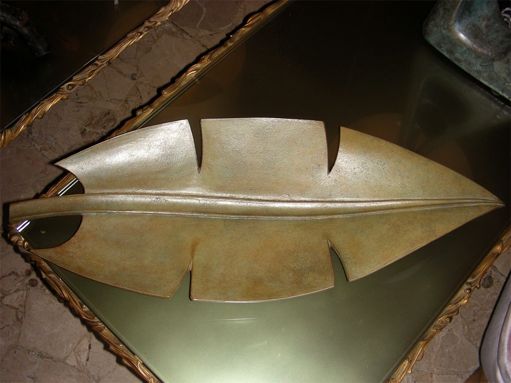 French 1970-1980 Leaf-Shaped Bowl by L. Calderi For Sale