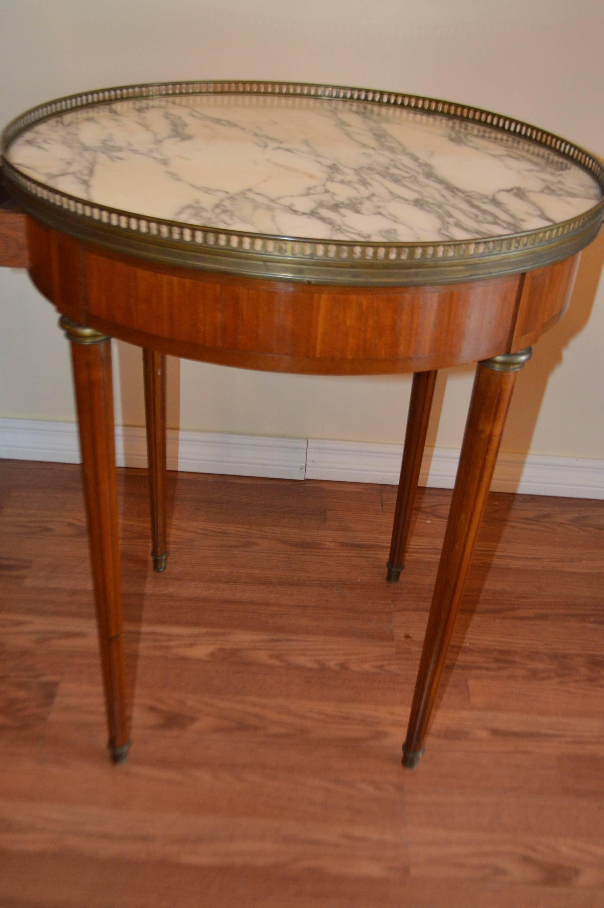 Inlay Pair of Louis XVI Style Round Side Tables