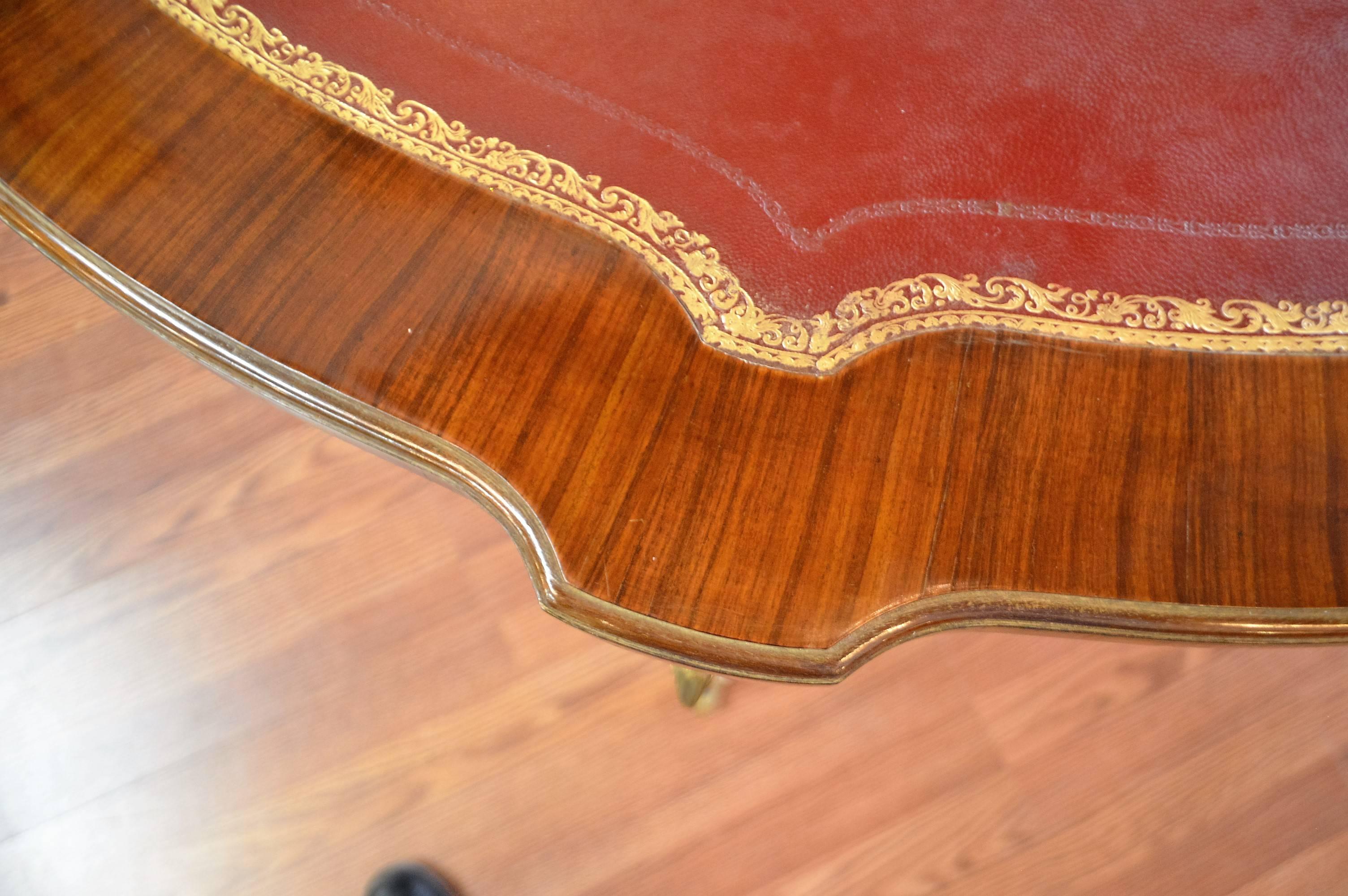 Louis XV Style Round Games Table with Bronze Details and Leather Top In Excellent Condition In Oakville, ON