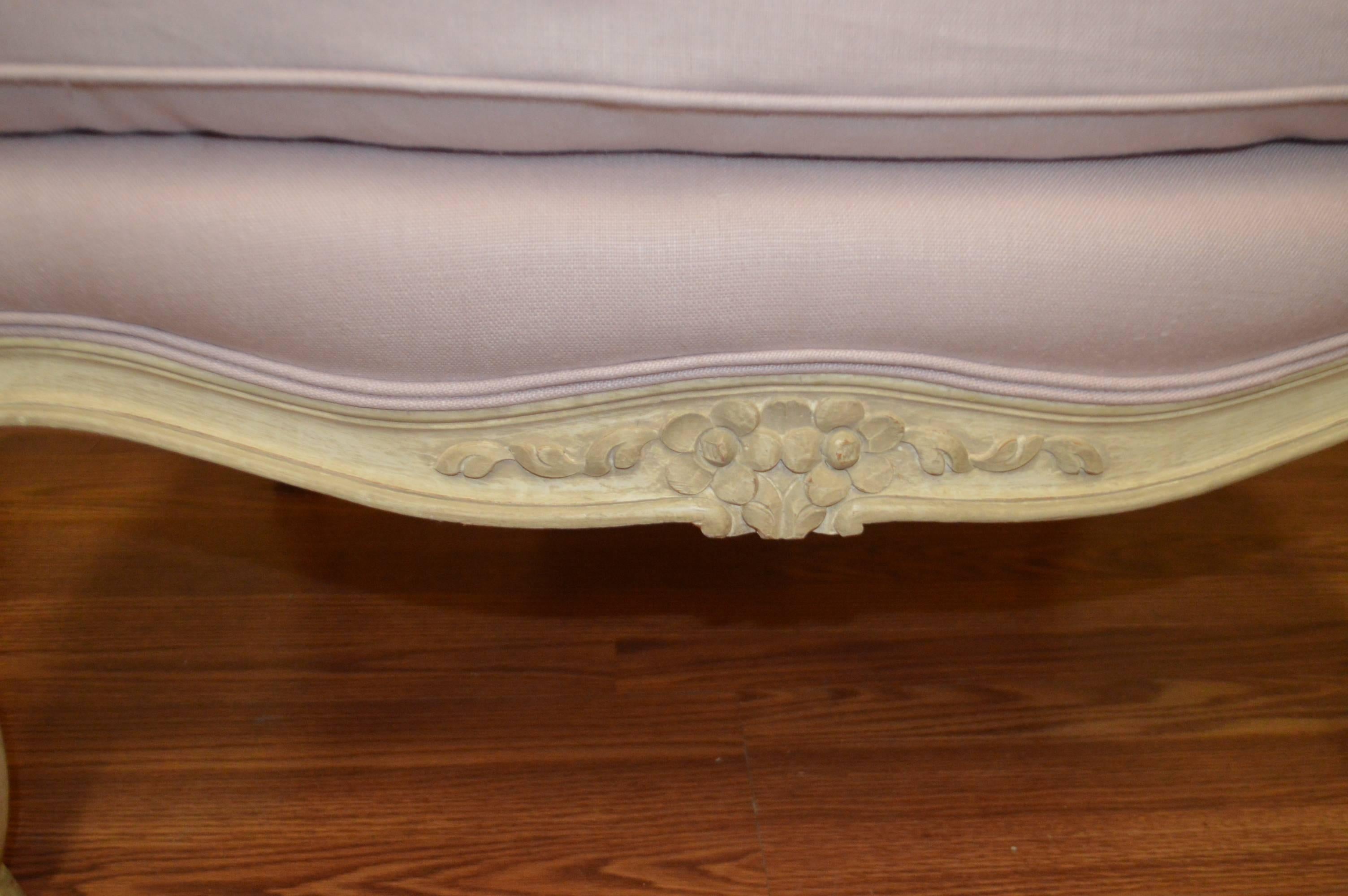 Louis XV Style Painted Bergere Chair Upholstered in a Lavender Linen In Excellent Condition In Oakville, ON