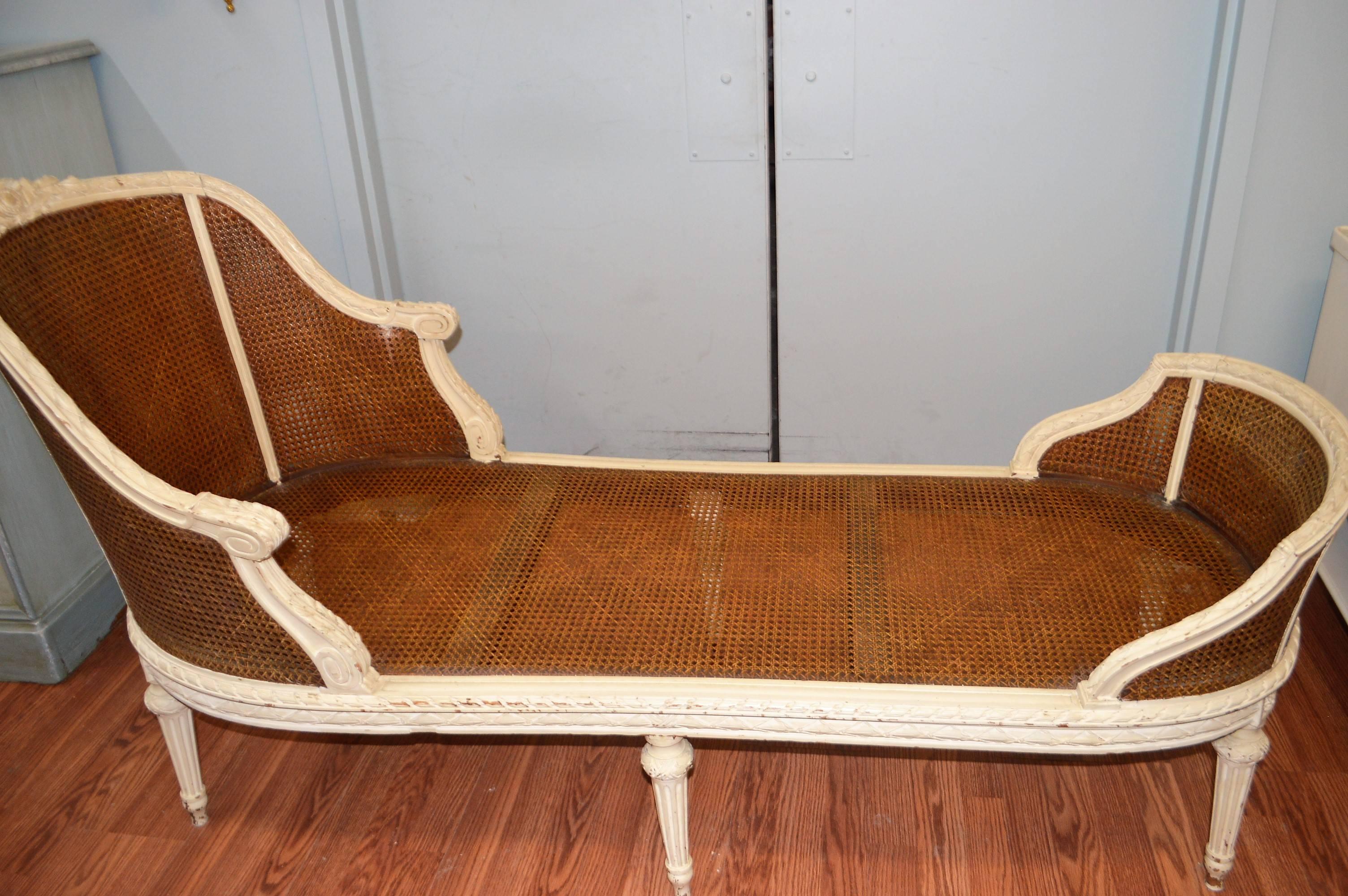 19th century Louis XVI style Chaise Longue For Sale 3