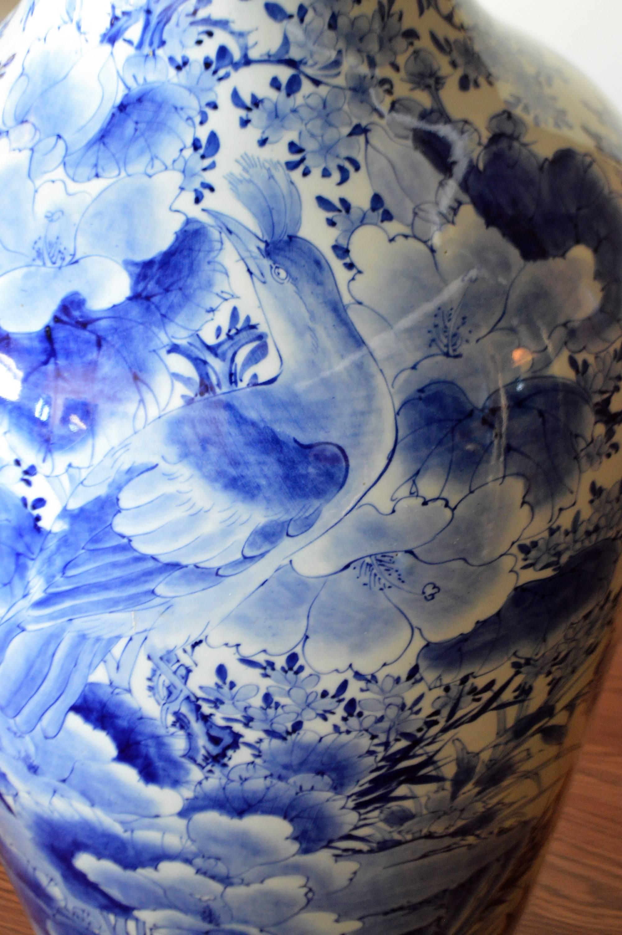 Other 19tth Century Imari Blue and White Japanese Porcelain Large Decorative Vase