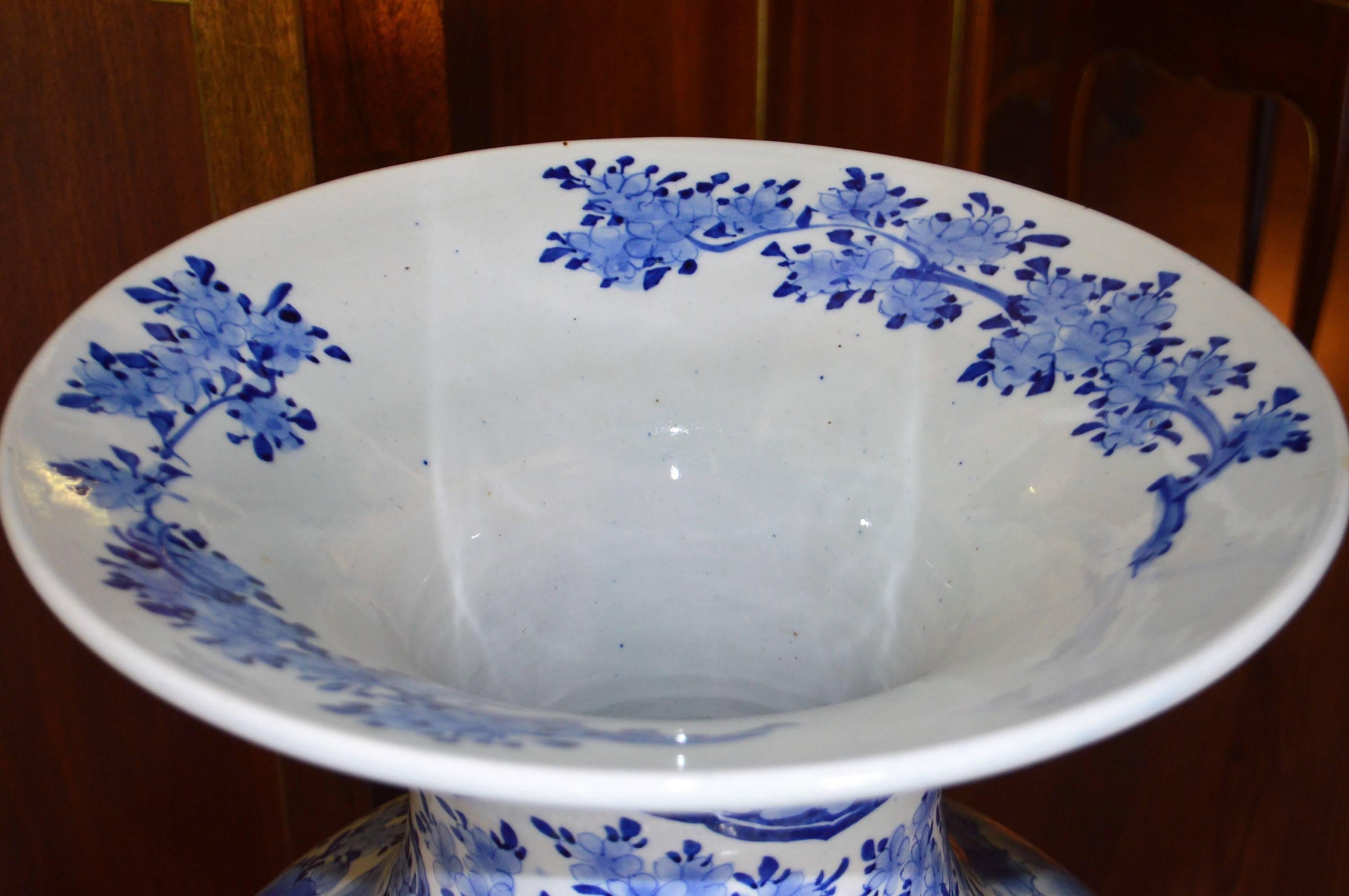 19th Century 19tth Century Imari Blue and White Japanese Porcelain Large Decorative Vase