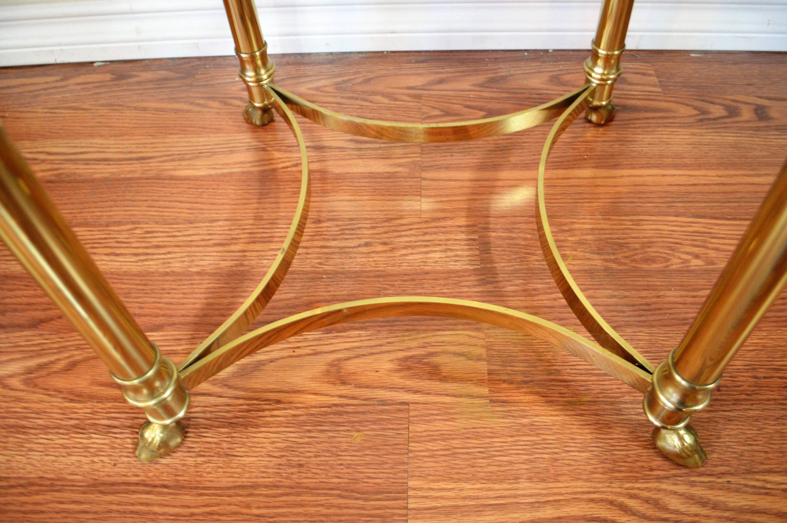 Mid-Century Modernist Polished Brass Side Table, Bevelled Glass Top & Hoof Feet In Excellent Condition In Oakville, ON