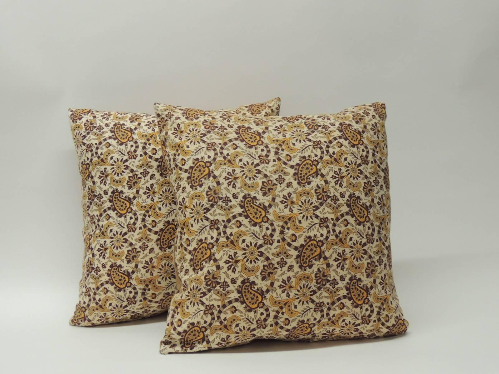 Pair of Yellow Paisley Indian Batik Decorative Pillows In Excellent Condition In Oakland Park, FL