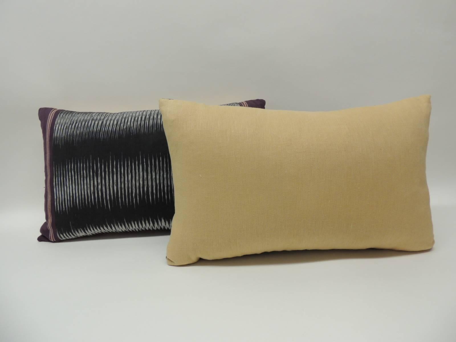 Hand-Crafted Pair of Vintage 1980s Indonesian Indigo and Gray Ikat Lumbar Pillows