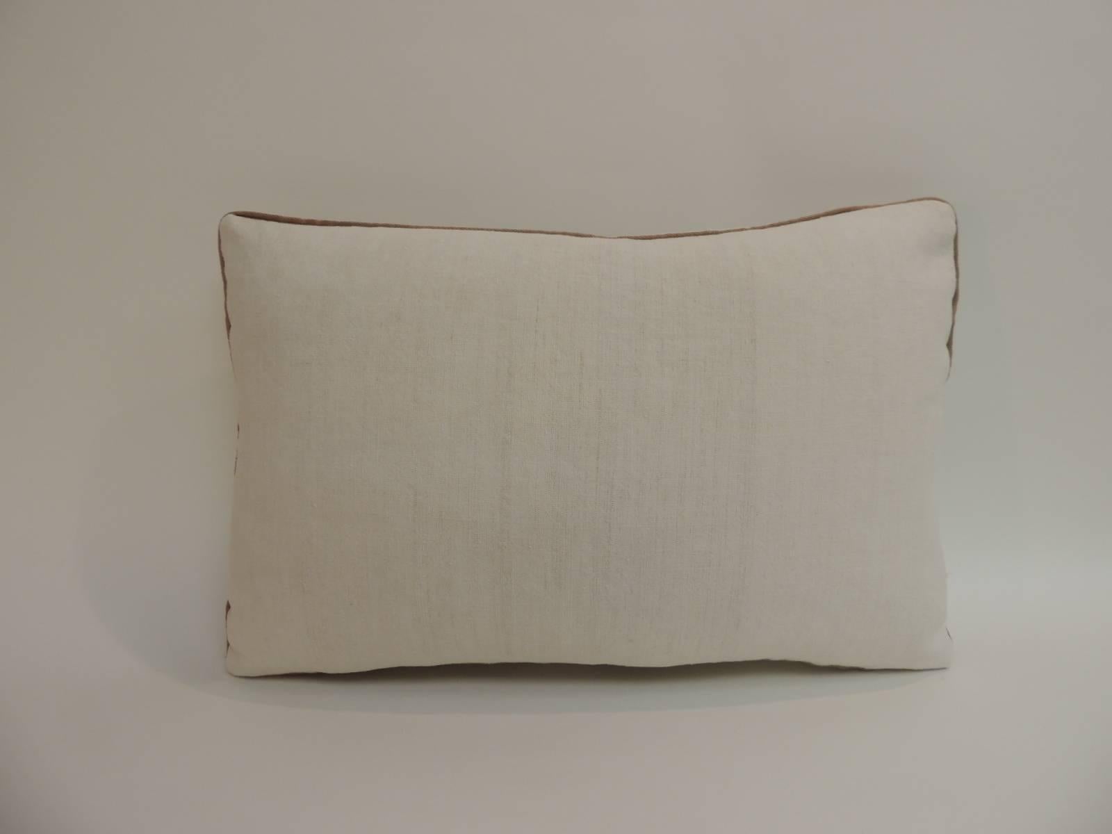 decorative lumbar pillows