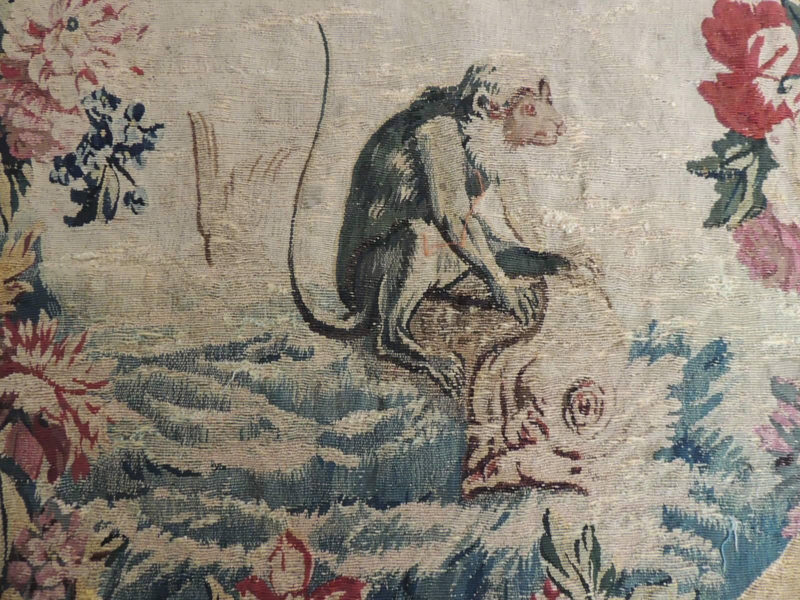19th century Aubusson monkey motif tapestry fragment.
Ideal for hanging and frame.
Size: 26 x 29.
  