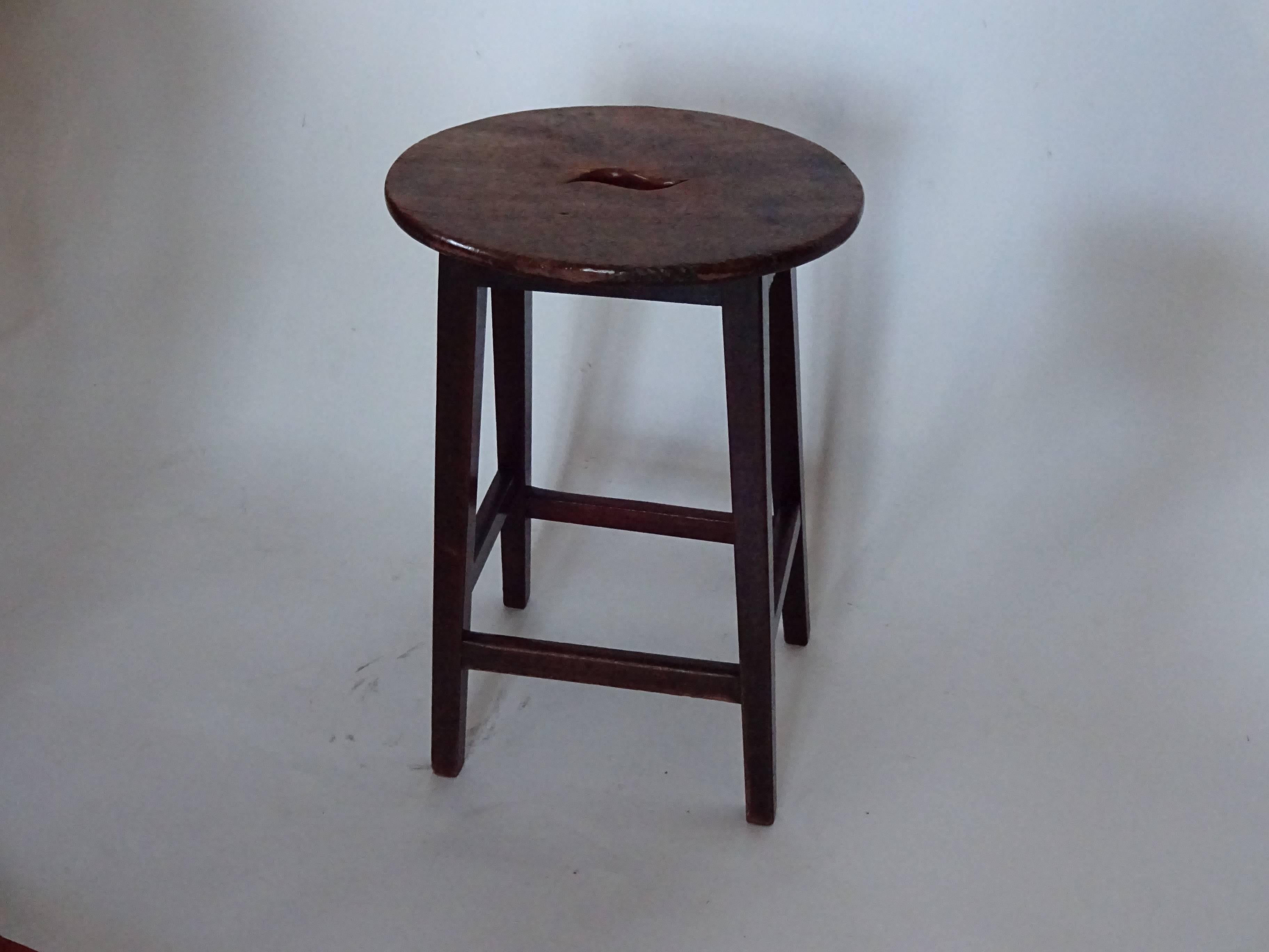 Victorian Mahogany Stool with S-Form Carrying Handle For Sale 2
