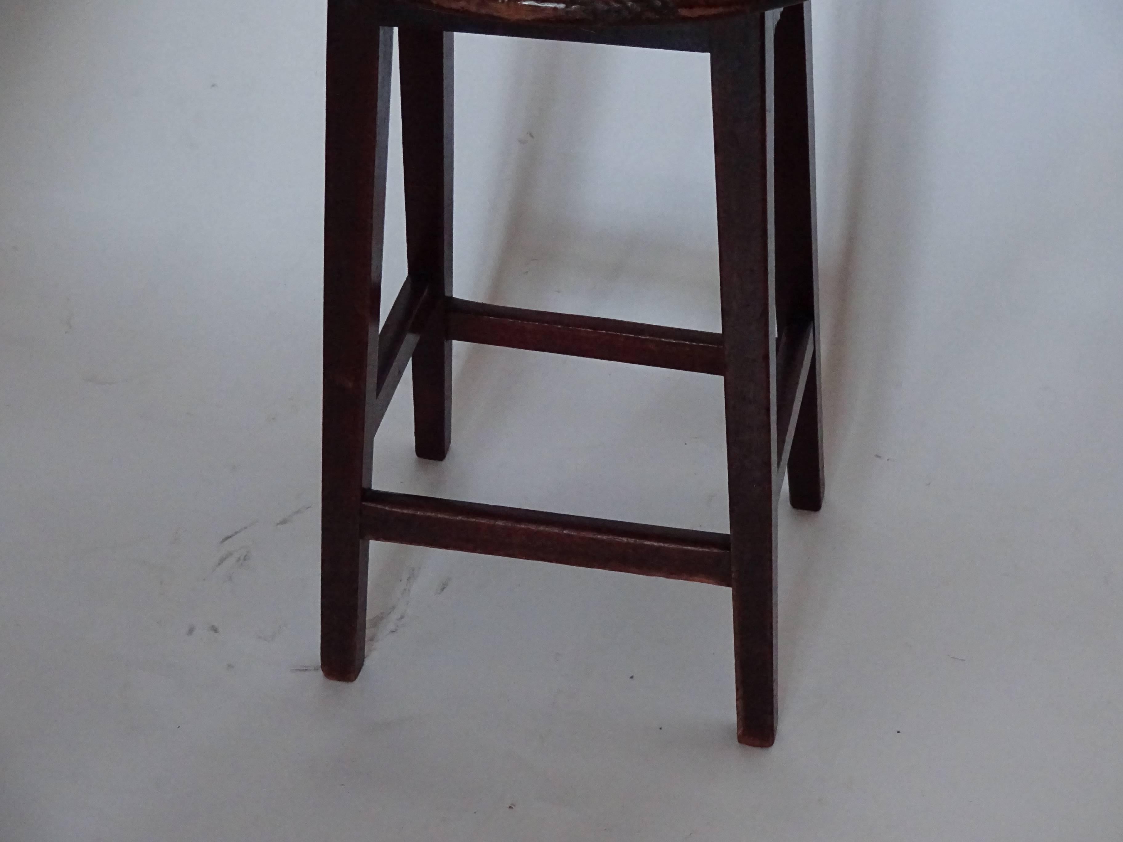 Victorian Mahogany Stool with S-Form Carrying Handle For Sale 3