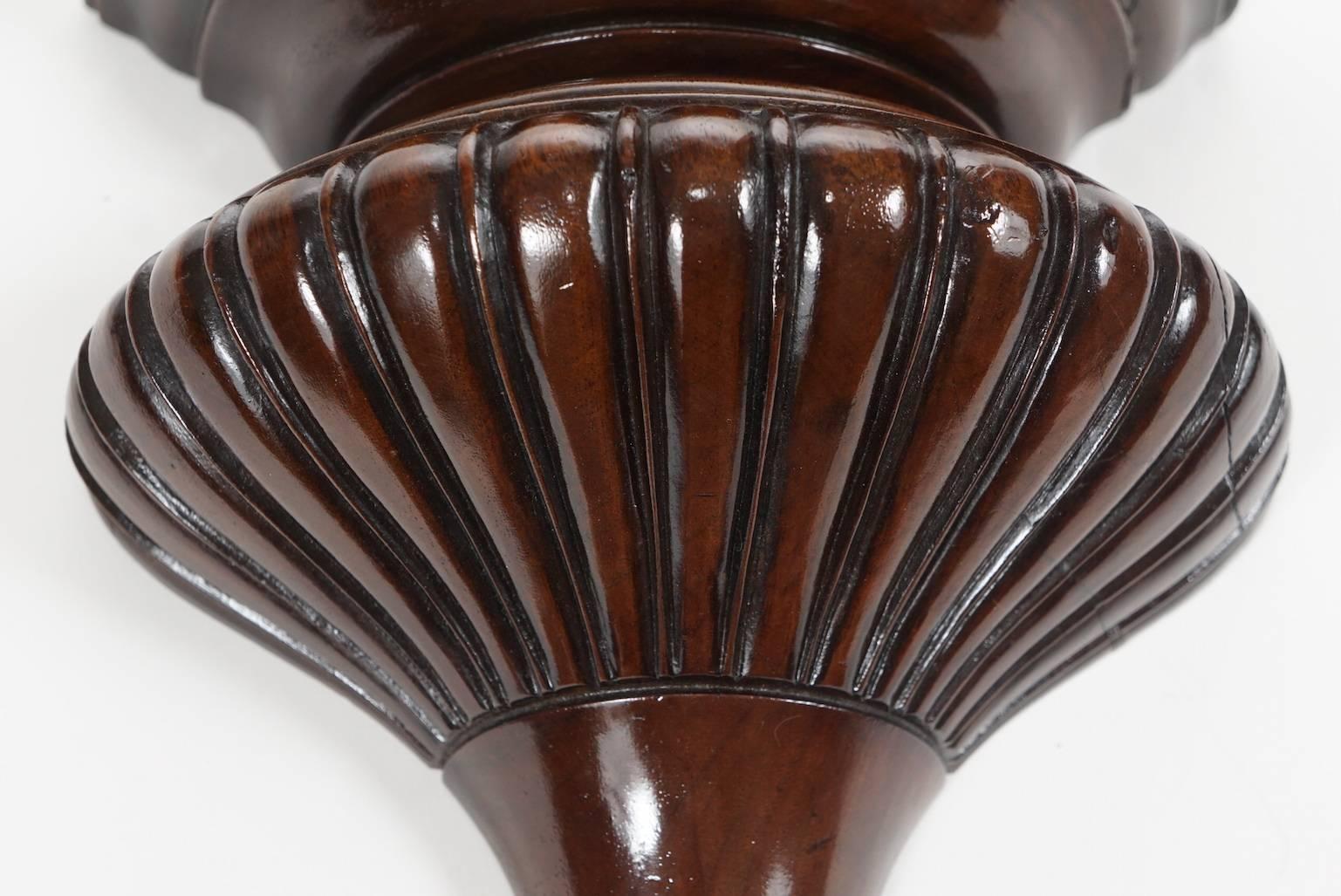 Varnished Pair of Mahogany Carved Wall Brackets For Sale