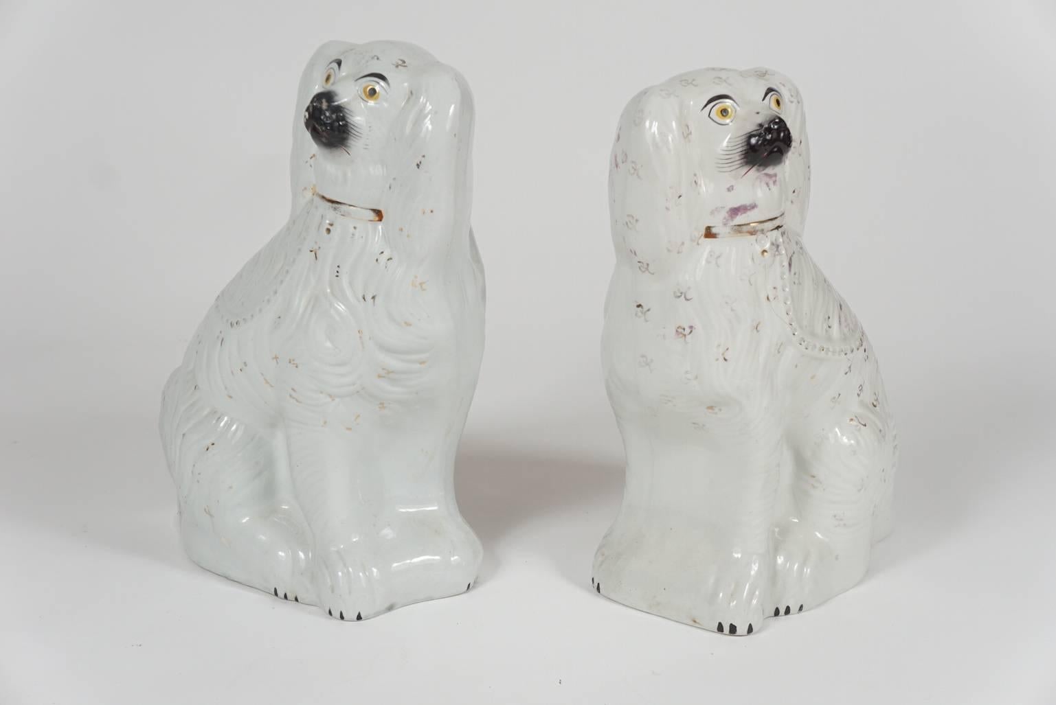 Classic Pair of Similar Staffordshire Porcelain Spaniels For Sale 2