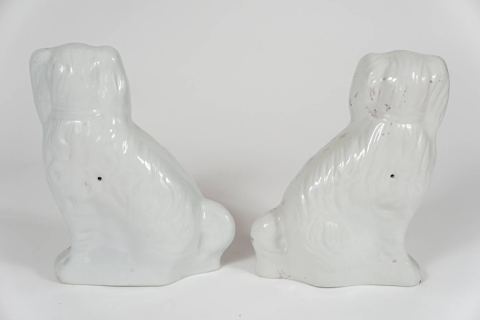 Classic Pair of Similar Staffordshire Porcelain Spaniels For Sale 3