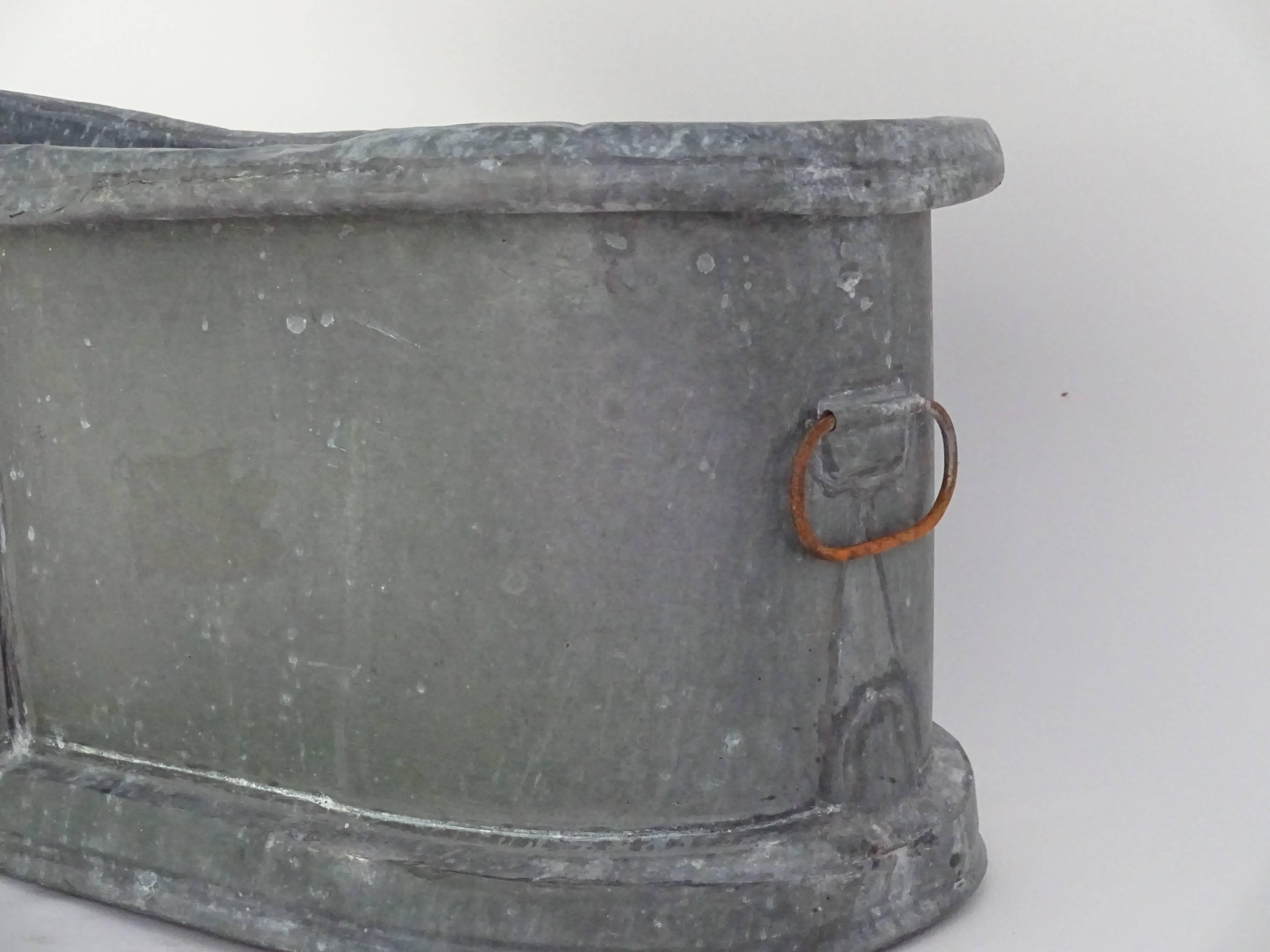 19th Century Zinc Baby Bathtub In Excellent Condition In Hudson, NY
