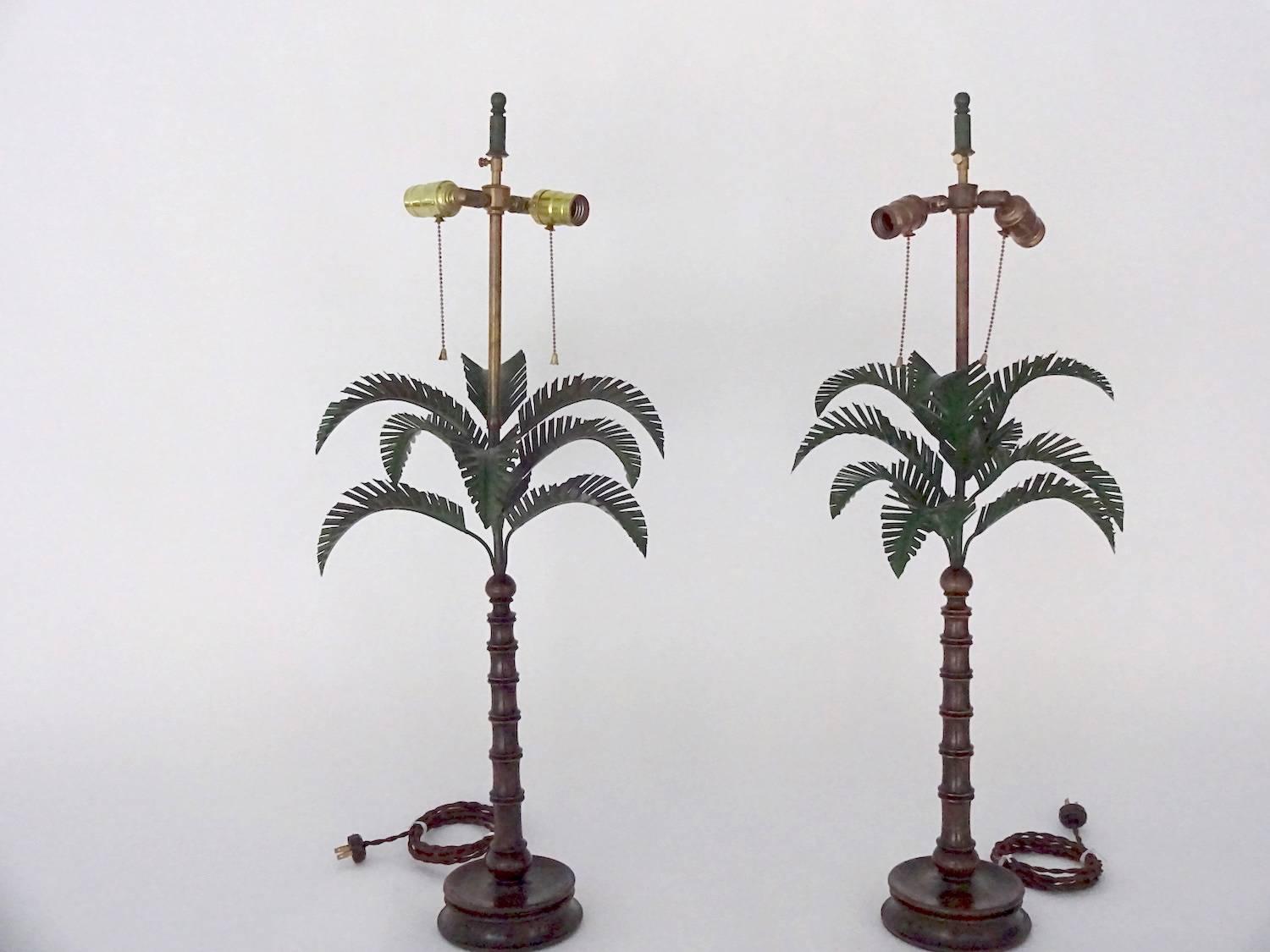 Late 20th Century Palm Tree-Form Pair of Tole Peinte and Wood Lamps For Sale