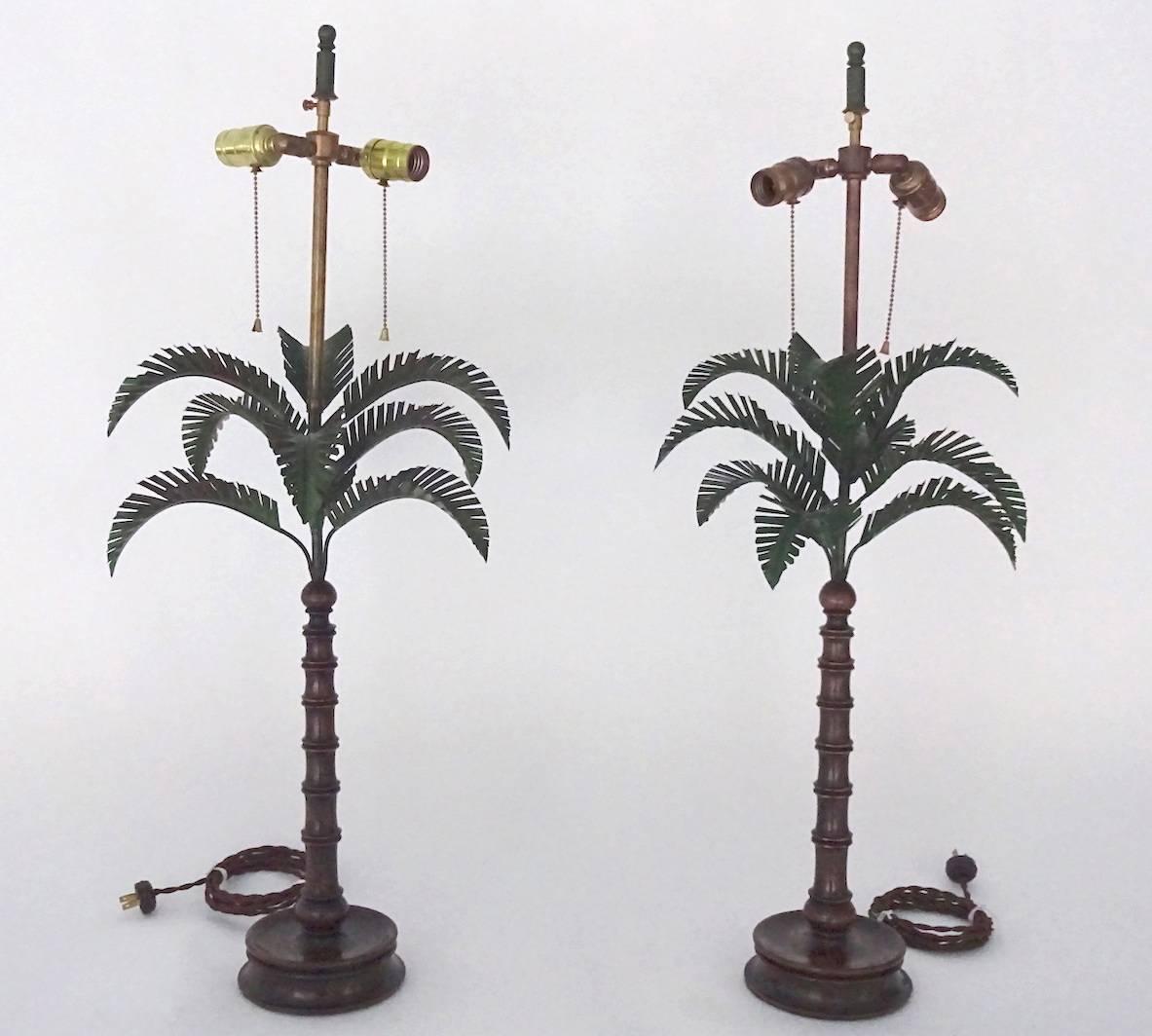 Palm Tree-Form Pair of Tole Peinte and Wood Lamps For Sale 2
