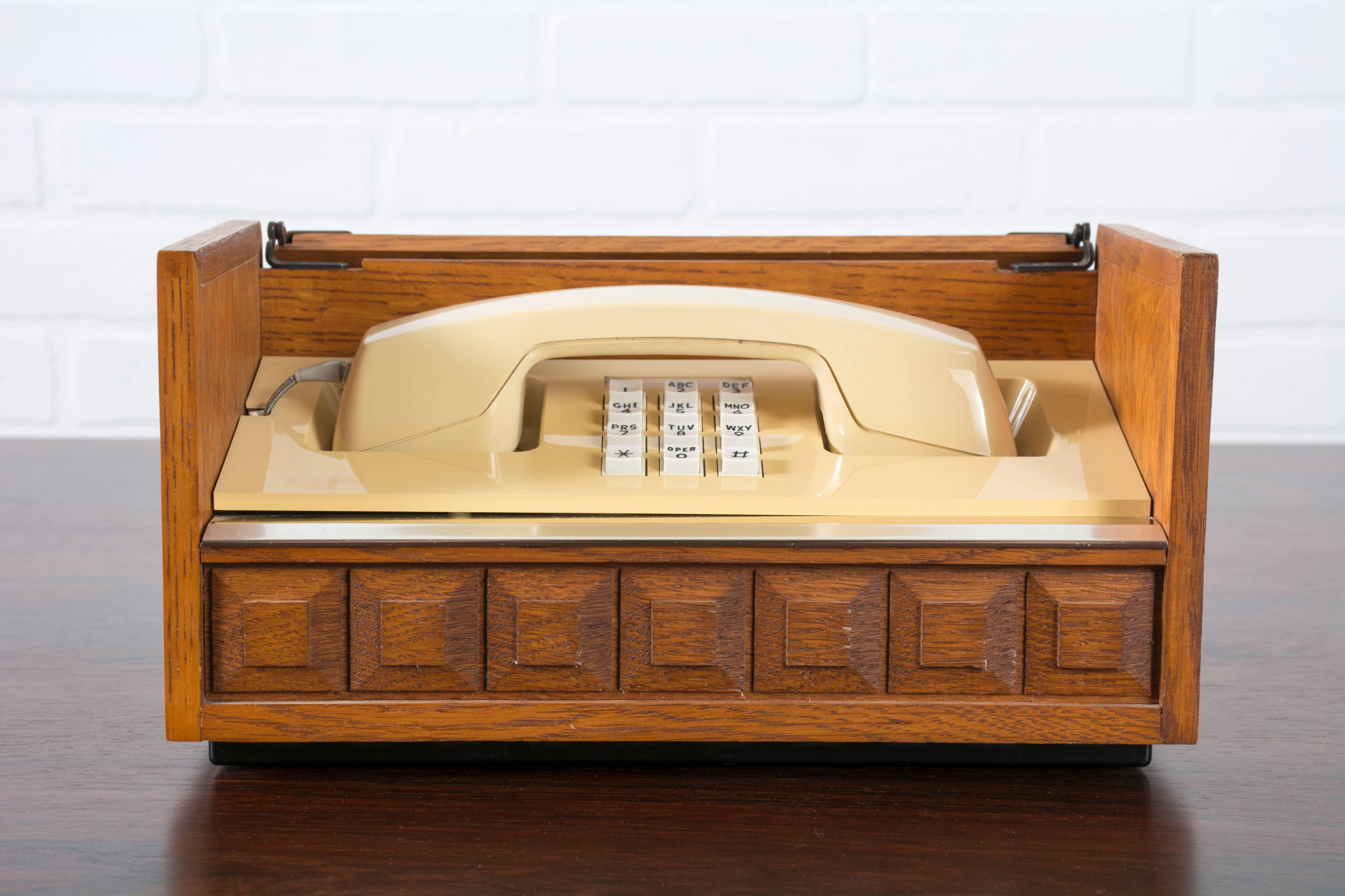Mid-Century Modern Vintage Executive Desk Phone
