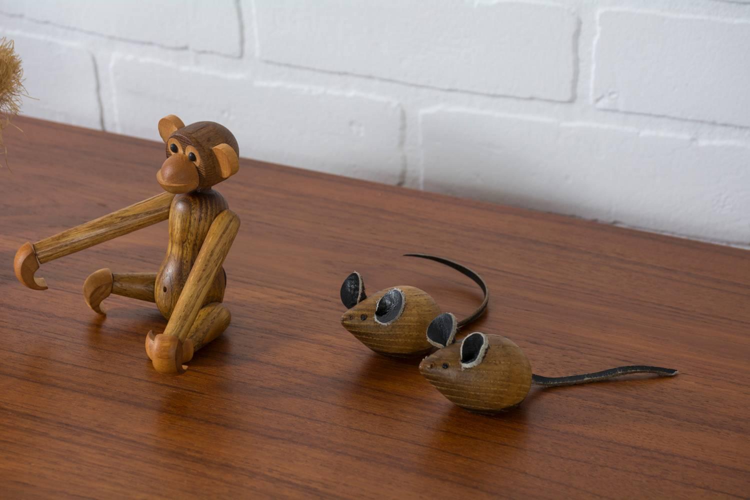 20th Century Set of Six Vintage Mid-Century Wood Animal Toys