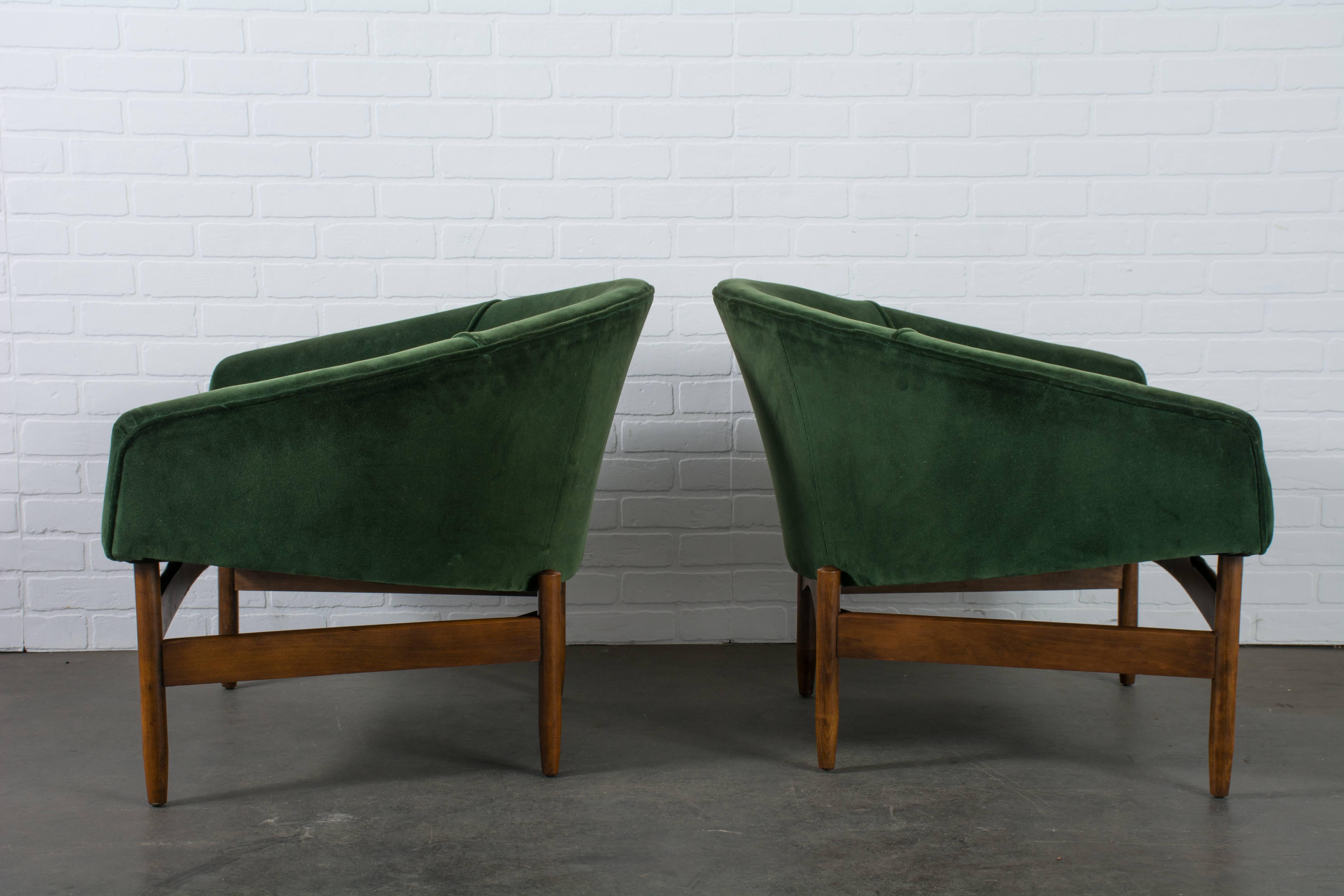Mid-Century Barrel Back Lounge Chairs by Lawrence Peabody for Nemschoff In Good Condition In San Francisco, CA