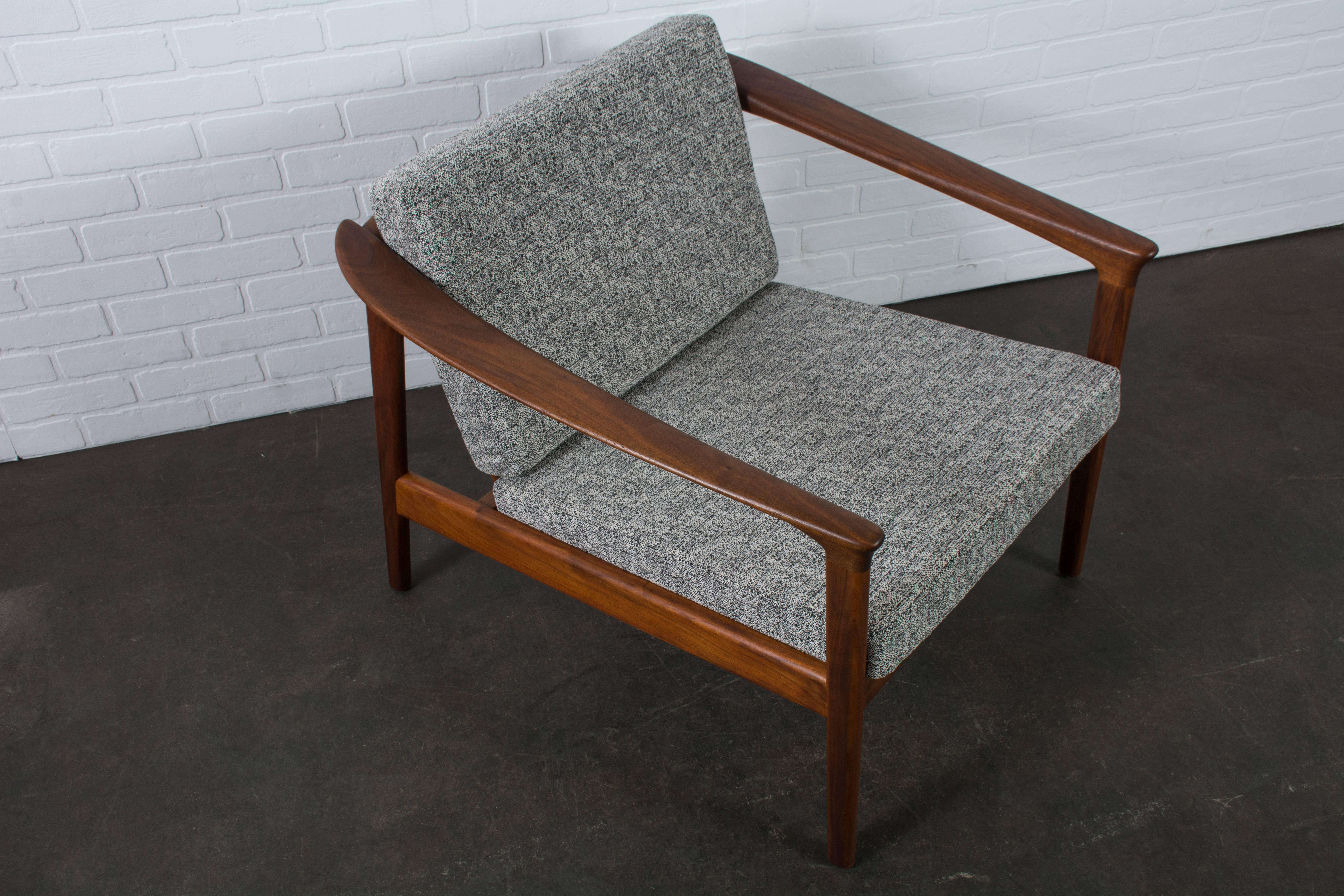 Mid-20th Century Mid-Century Modern Lounge Chair by Folke Ohlsson for DUX