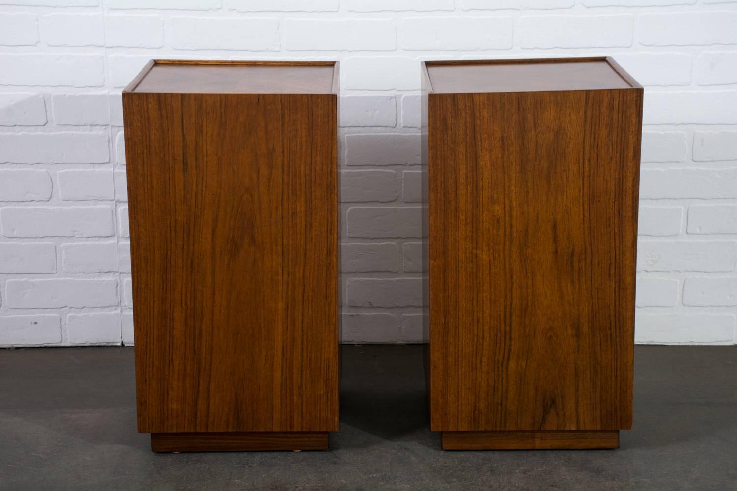 Pair of Mid-Century Modern Walnut End Tables In Good Condition In San Francisco, CA