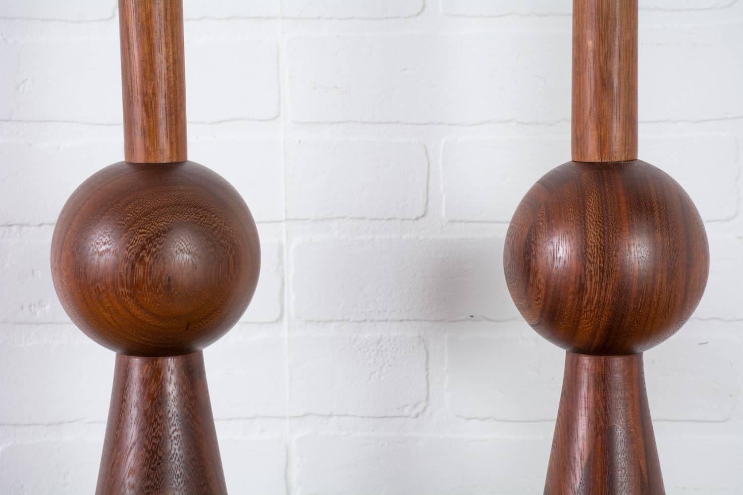 Pair of Vintage Midcentury Geometric Walnut Table Lamps In Good Condition In San Francisco, CA