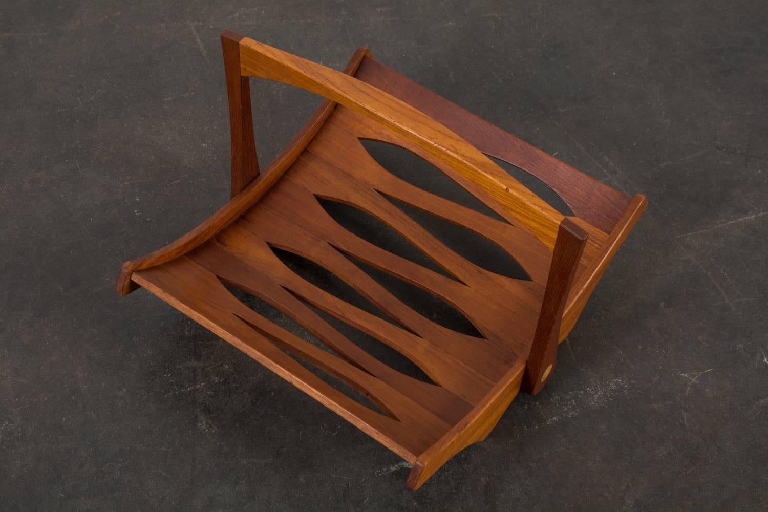 Jens Quistgaard Teak Magazine Holder for Dansk, Denmark, 1960s In Good Condition In San Francisco, CA