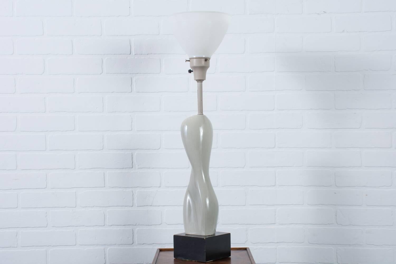 Russel Wright Grey 'Nude' Form Ceramic Lamp, 1940s In Good Condition For Sale In San Francisco, CA