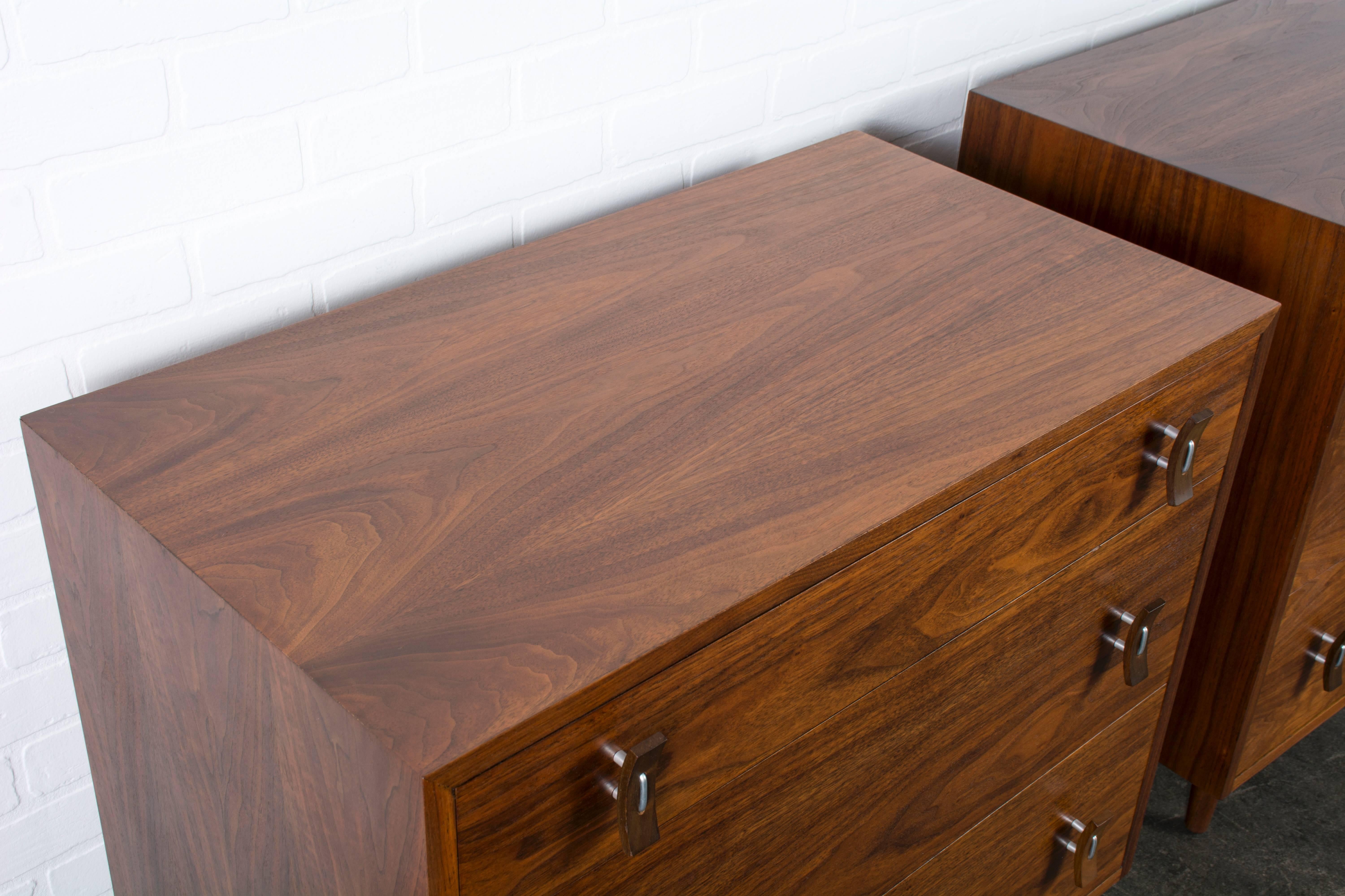 Mid-Century Modern Pair of Vintage Mid-Century Dressers by Stanley Young for Glenn of California