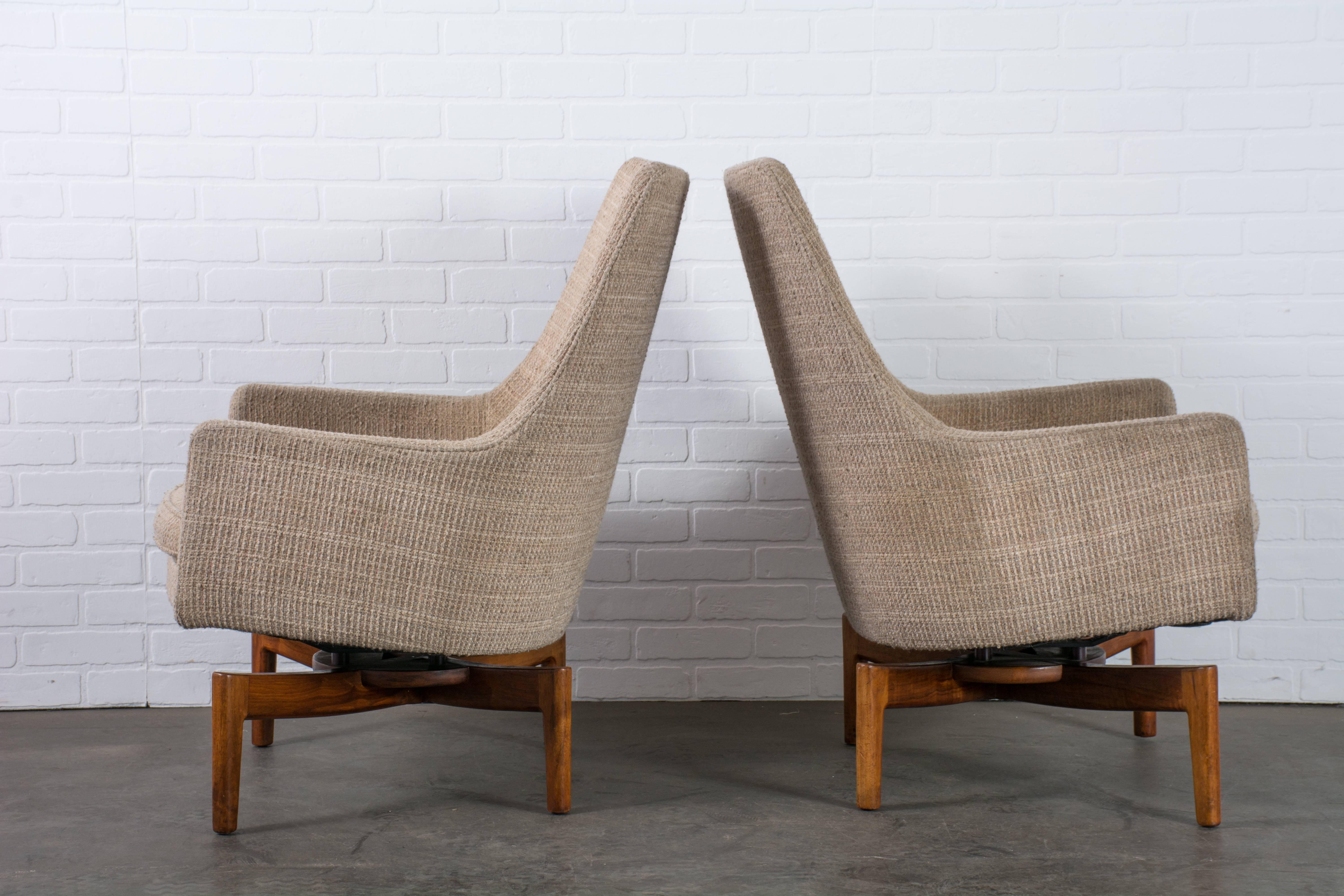 American Pair of Jens Risom Lounge Chairs