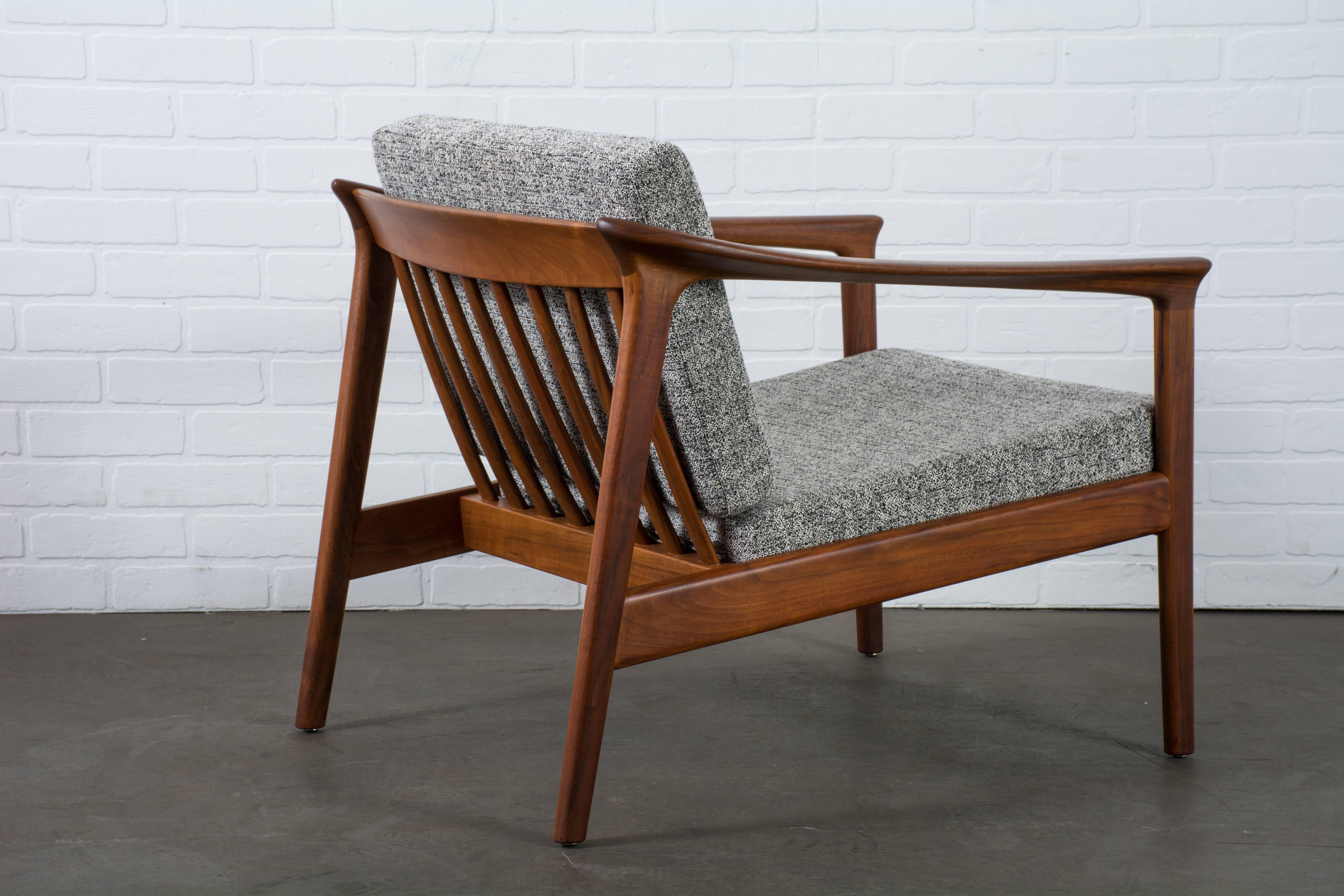 Mid-Century Modern Lounge Chair by Folke Ohlsson for DUX In Good Condition In San Francisco, CA