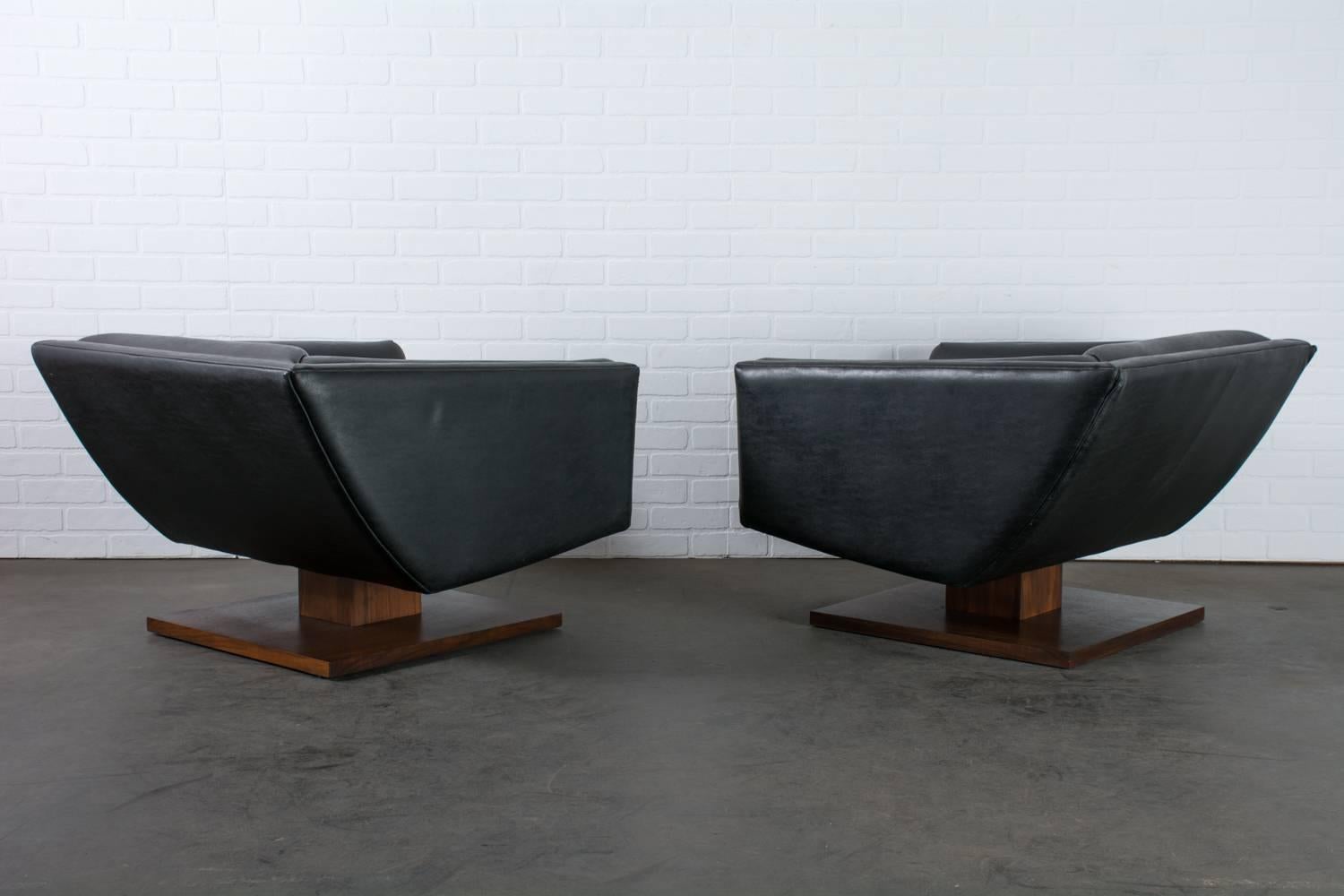 American Pair of Vintage Mid-Century Club Chairs by Martin Borenstein