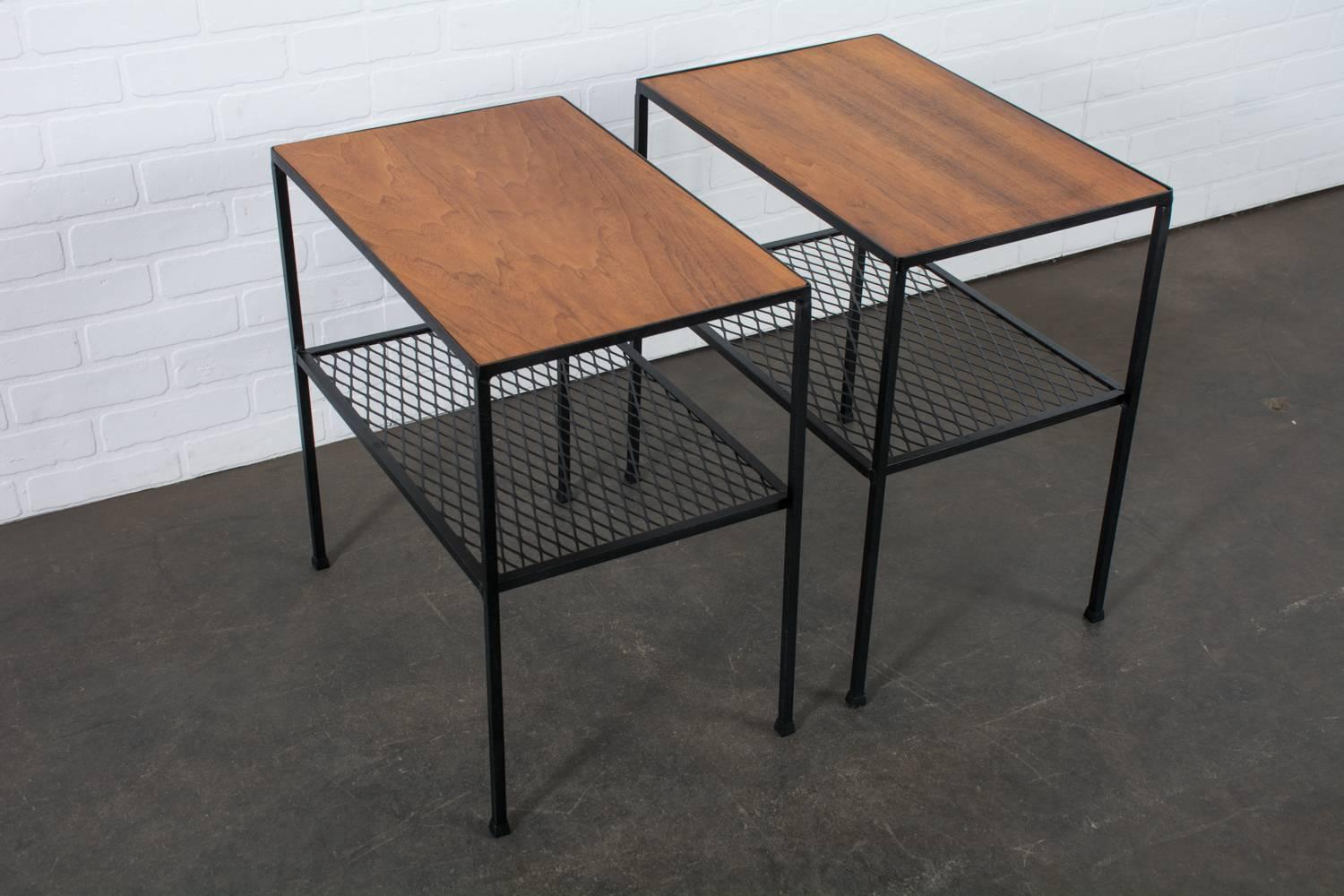 20th Century Pair of Mid-Century Modern Arbuck Side Tables For Sale