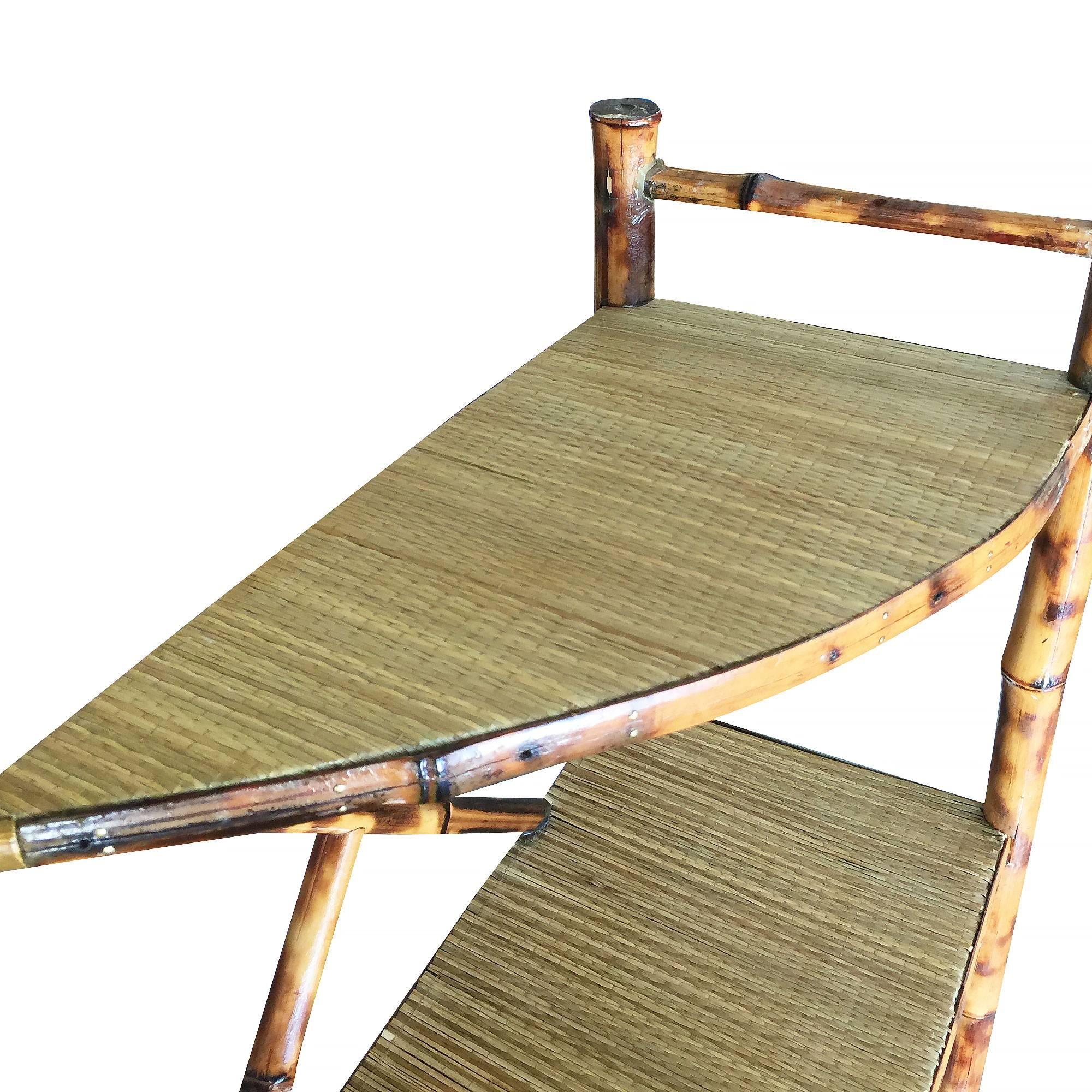 Début du 20ème siècle Etagère à livres à cinq niveaux en bambou tigré restauré